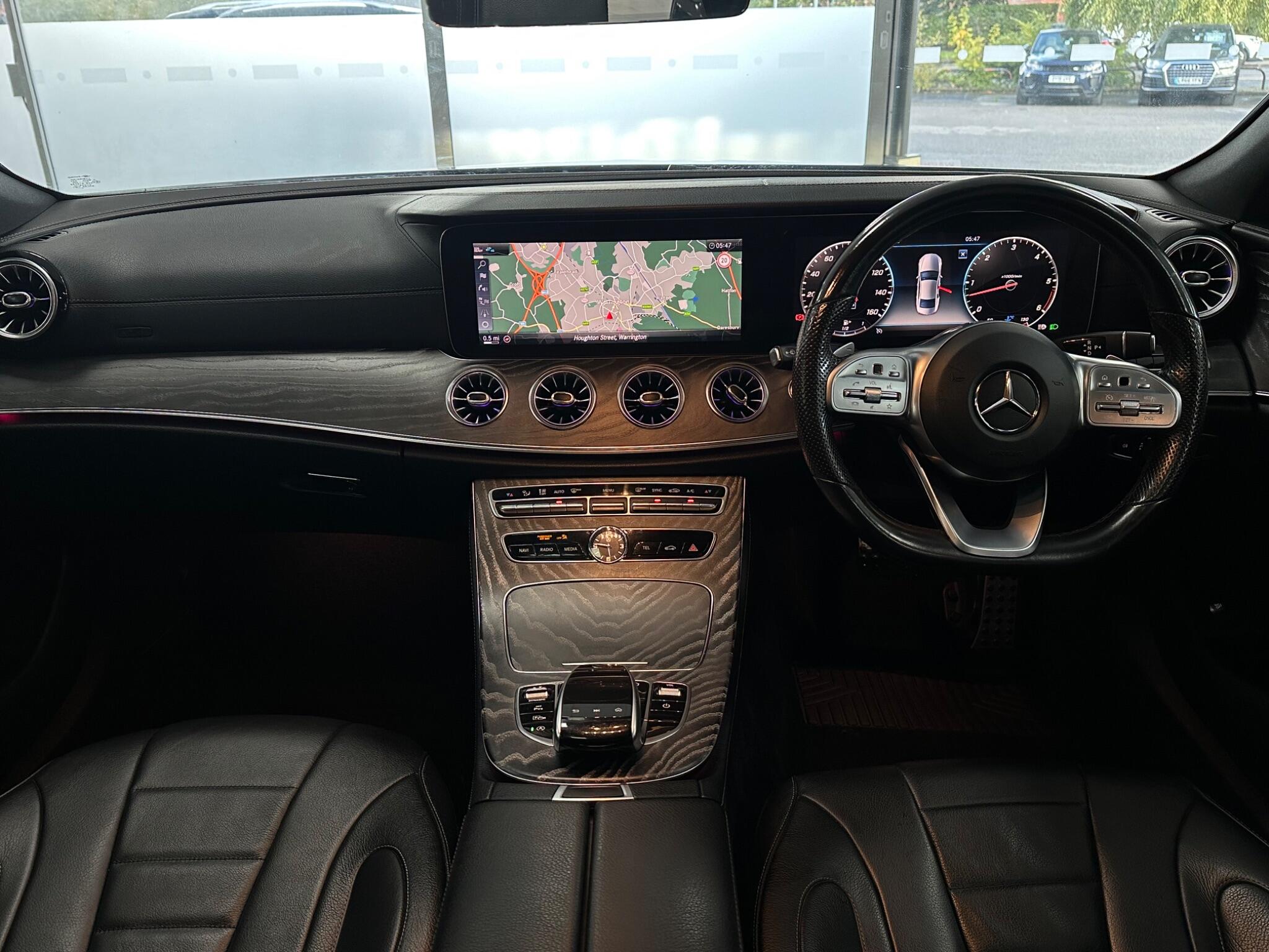 Mercedes-Benz CLS view 17