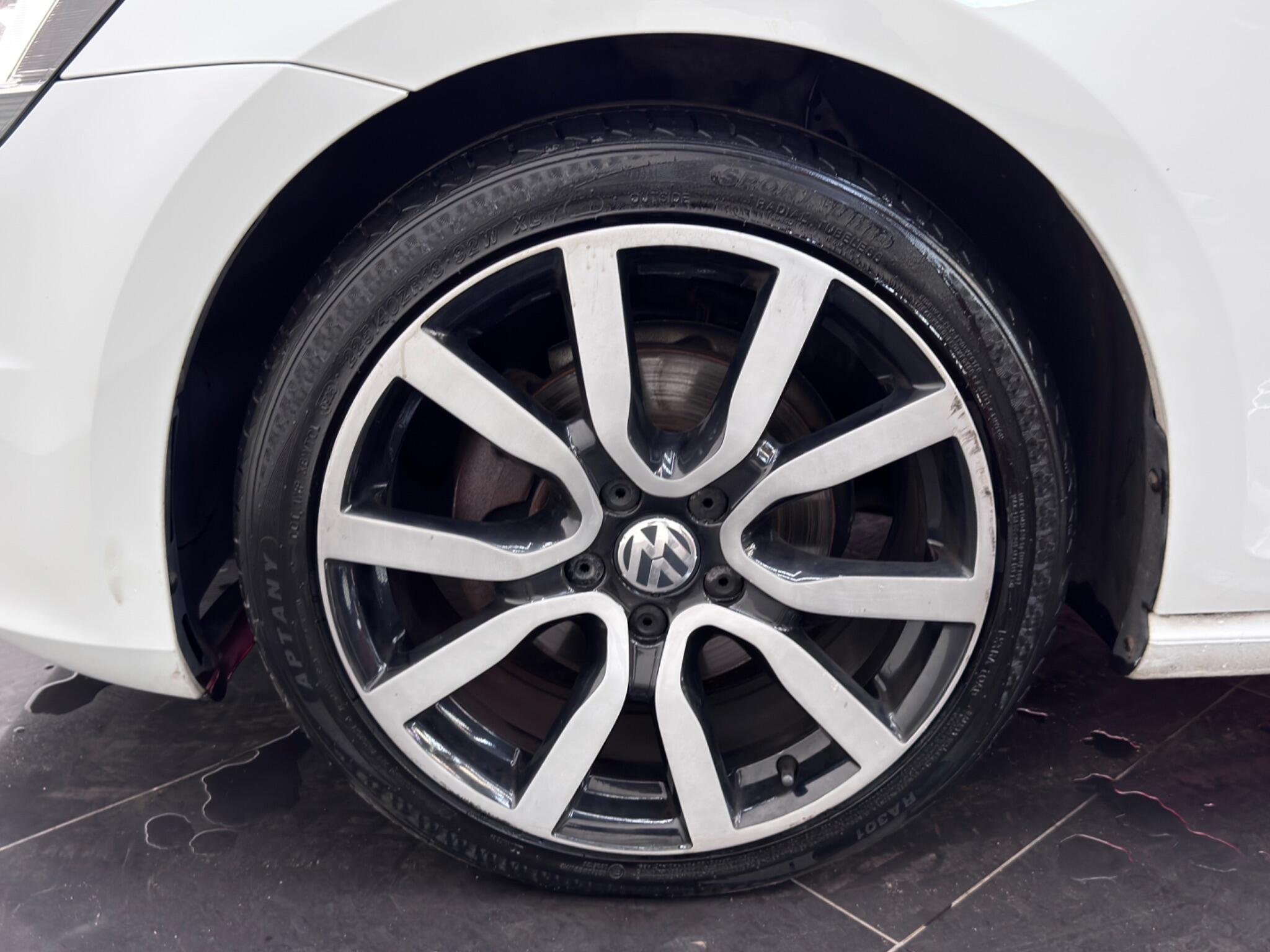Volkswagen Golf view 68
