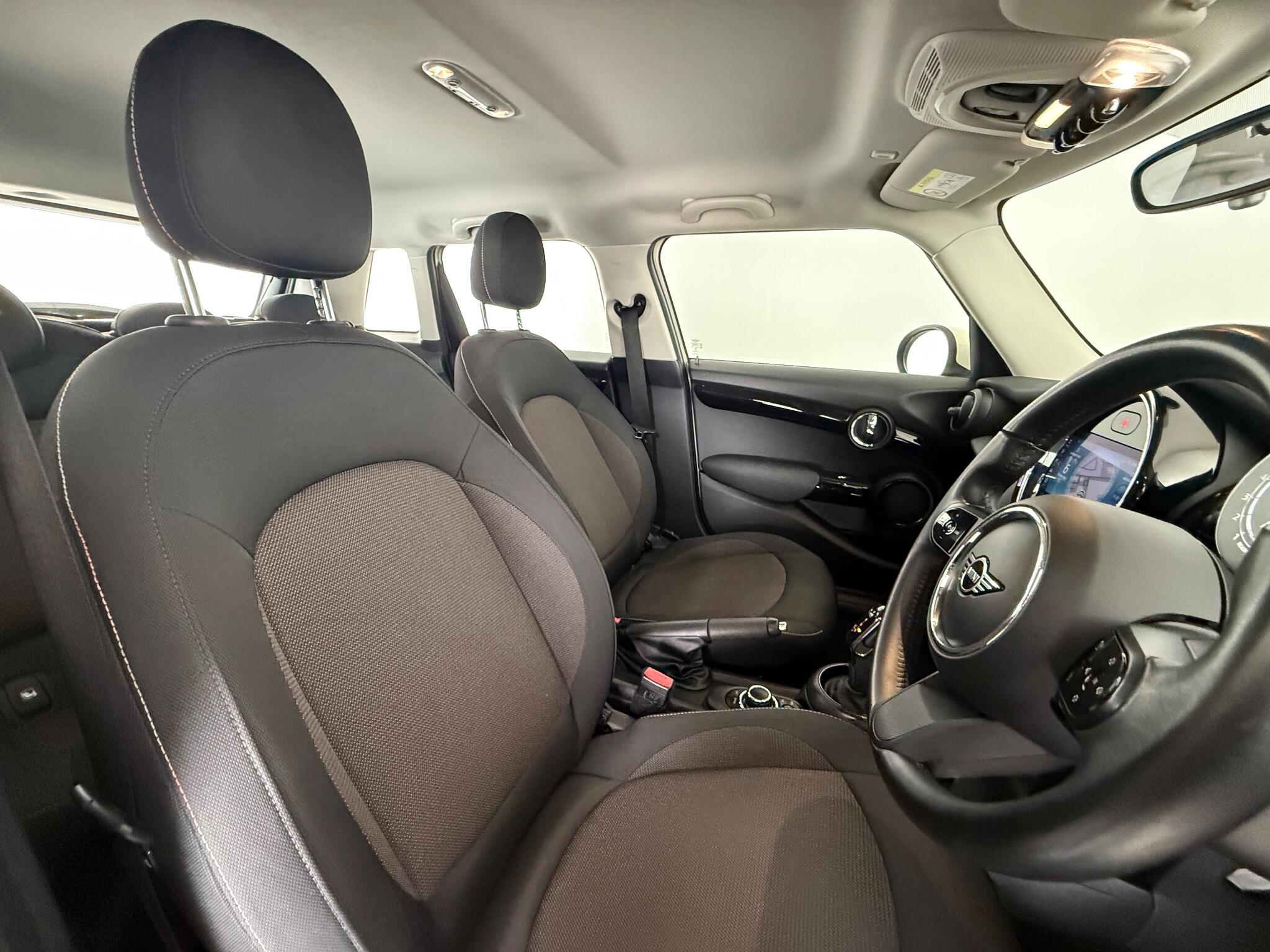 Mini Hatch view 15