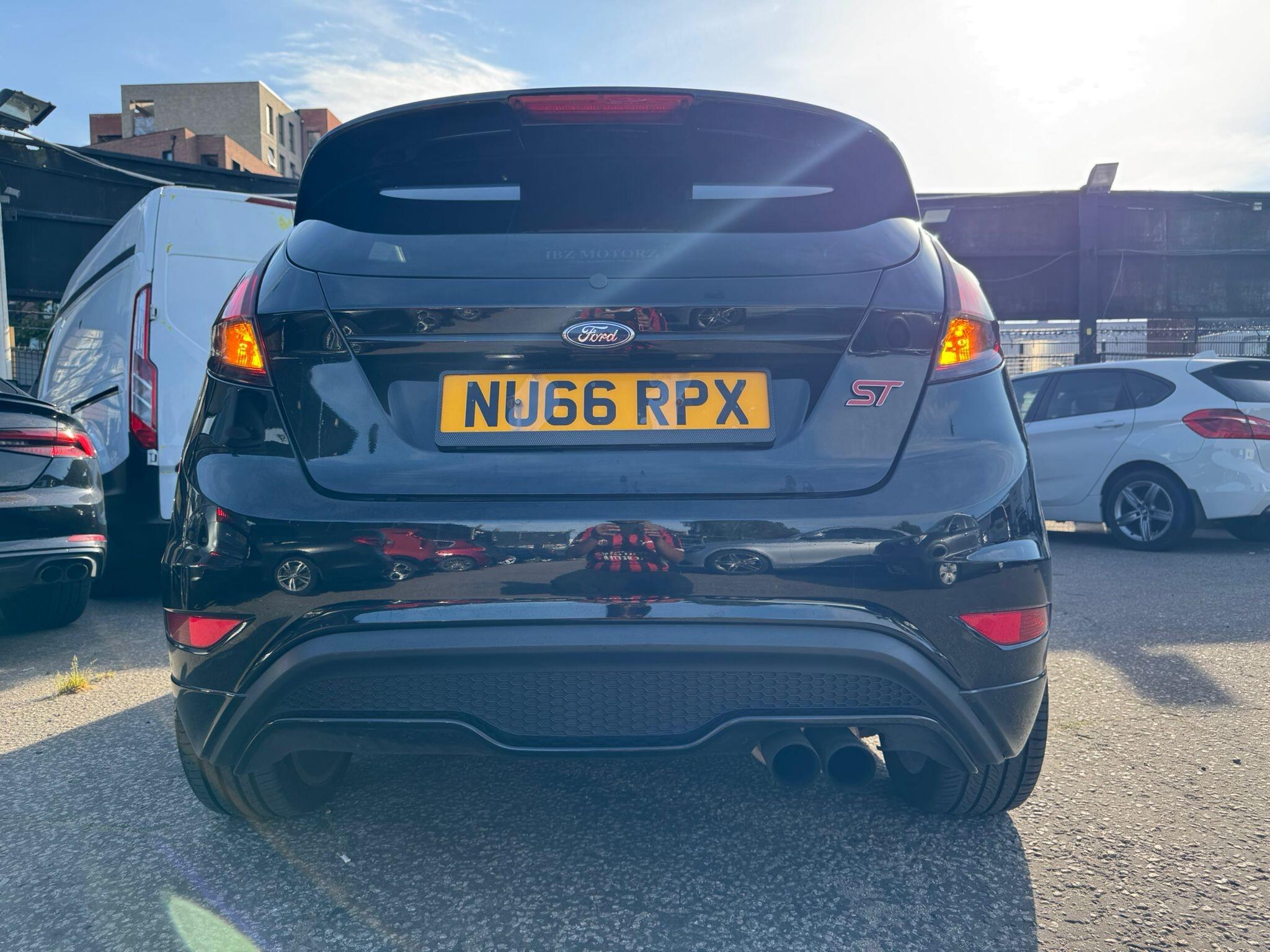 Ford Fiesta view 24