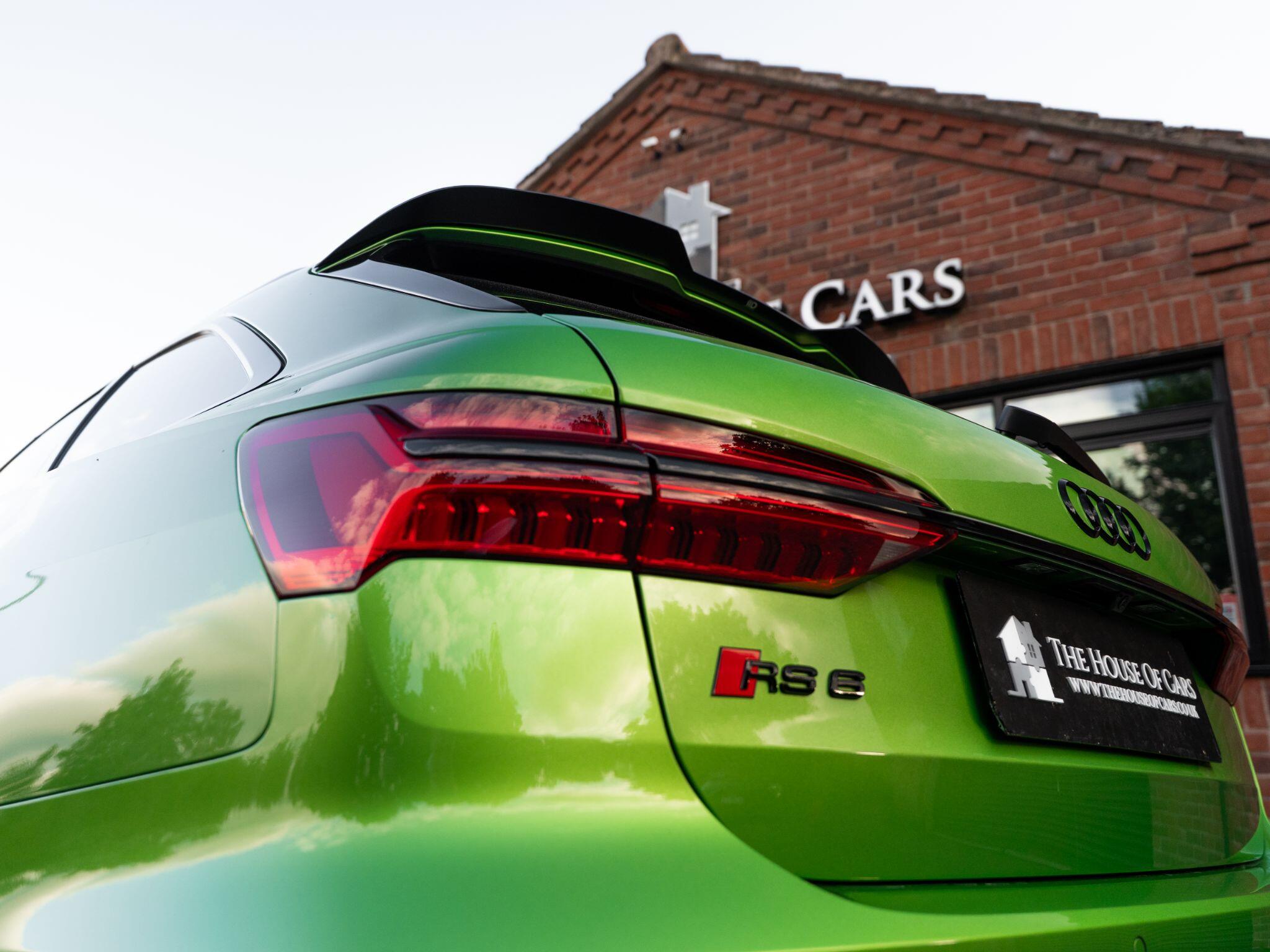 Audi RS6 Avant view 31