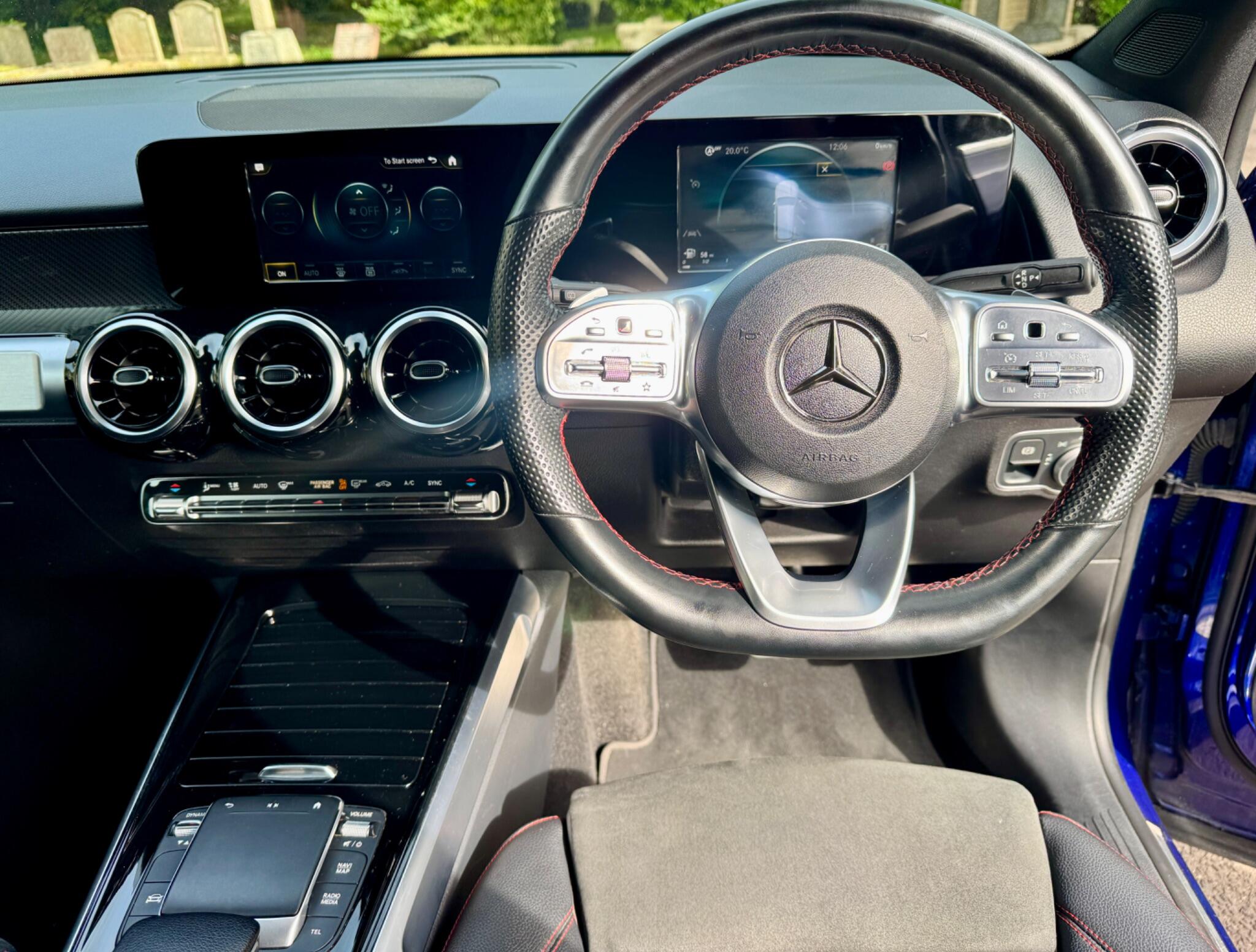 Mercedes-Benz GLB view 74