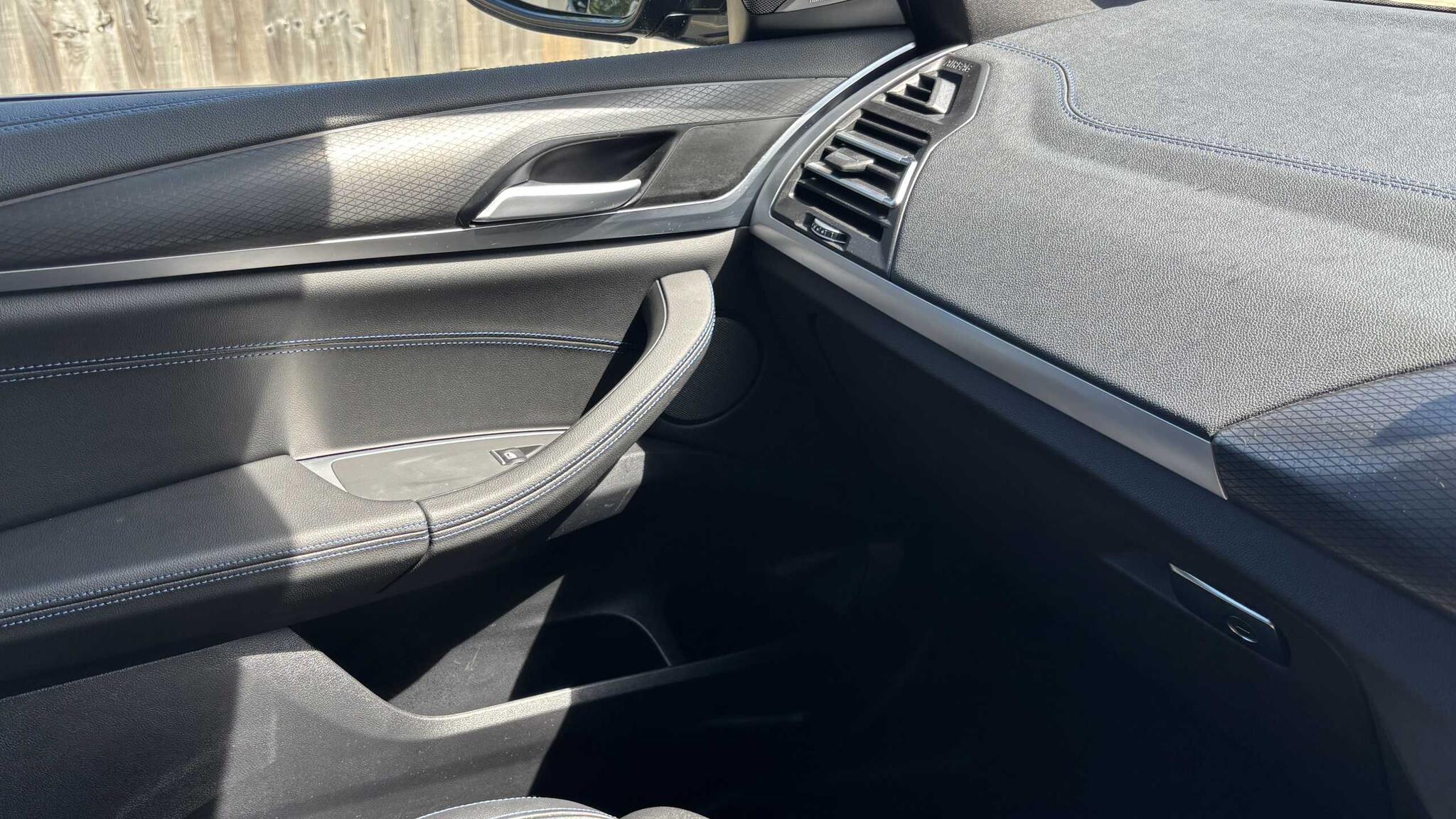 BMW X4 view 23