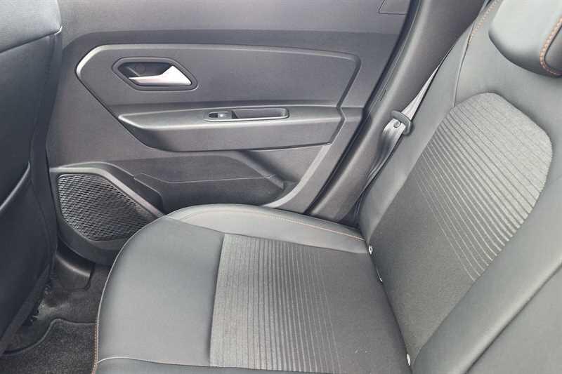 Dacia Duster view 30