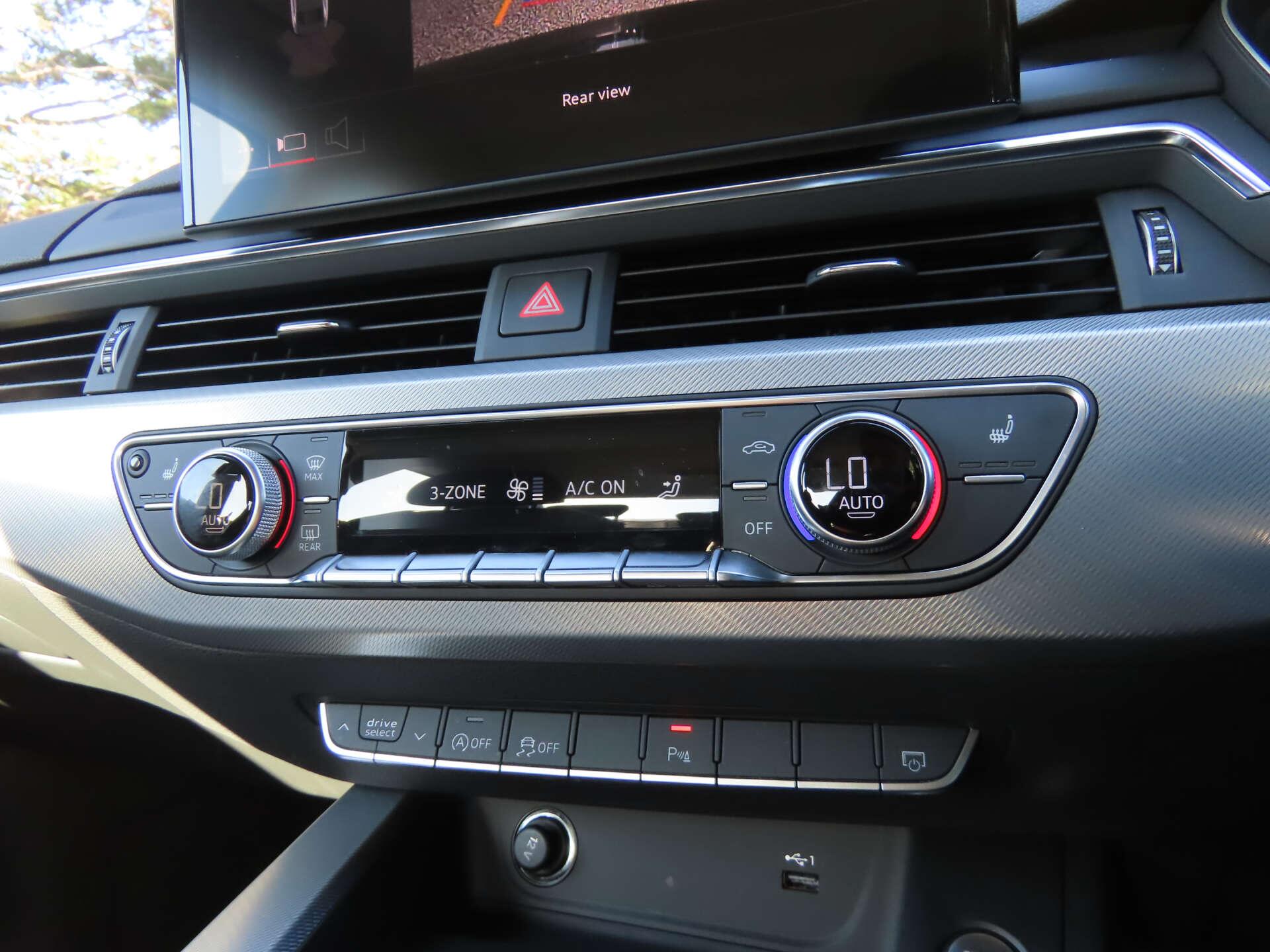 Audi A4 view 12