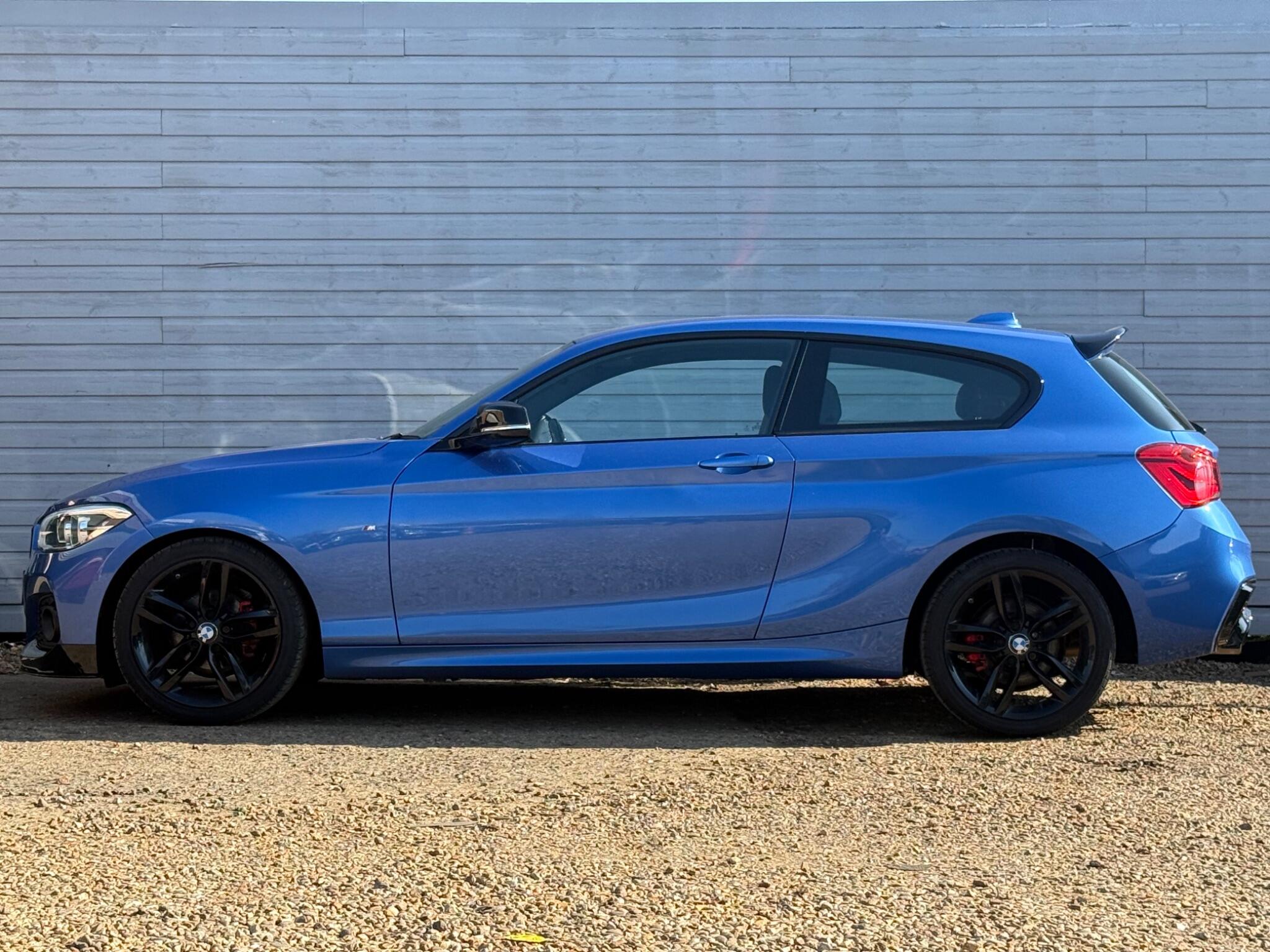 BMW 1 Series view 9