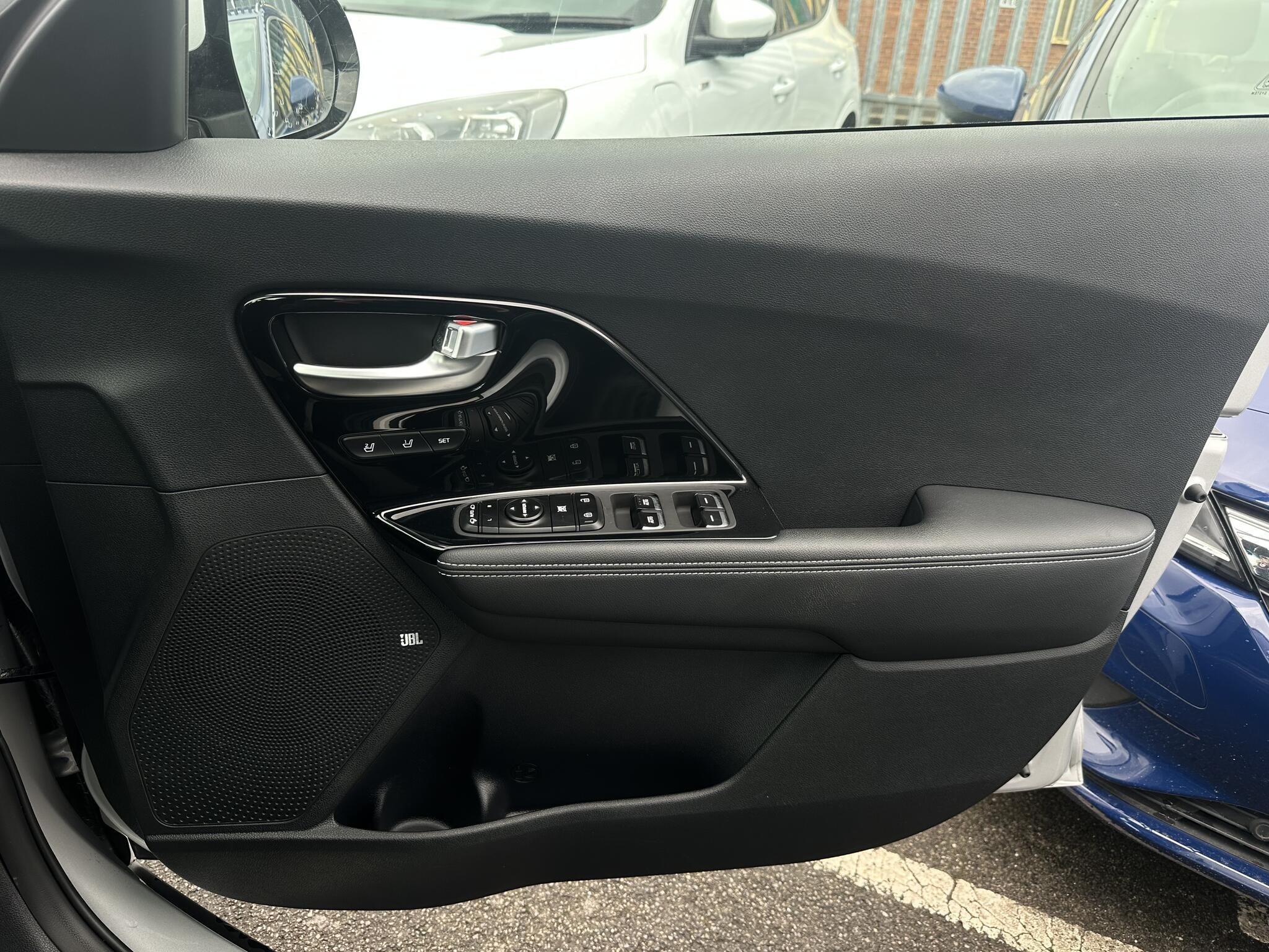 Kia Niro view 14