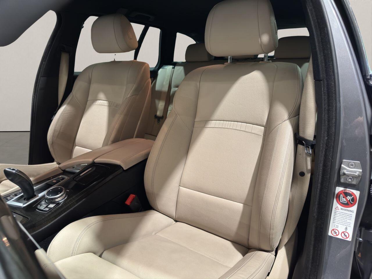 BMW 5 Series view 11