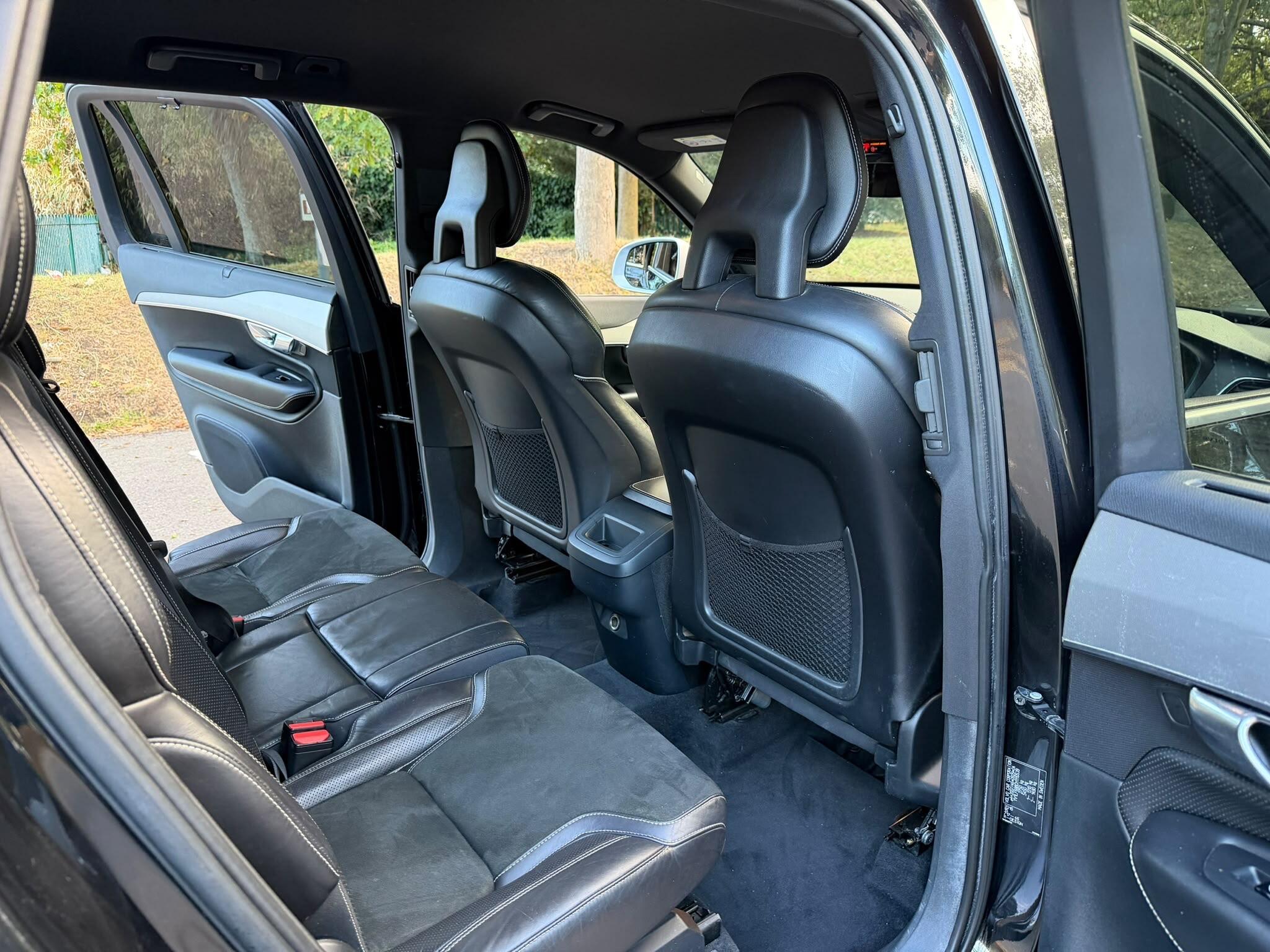 Volvo XC90 view 18