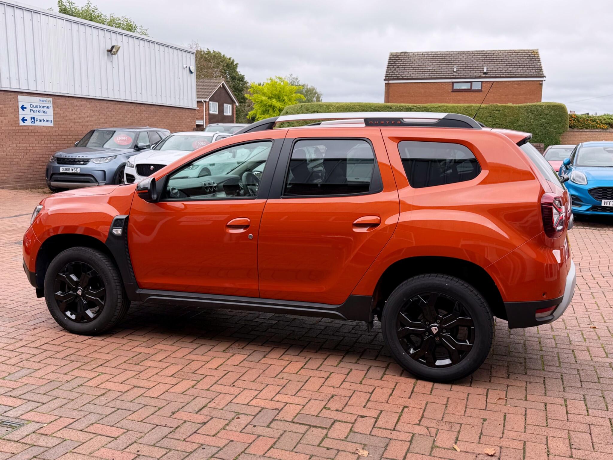 Dacia Duster view 25