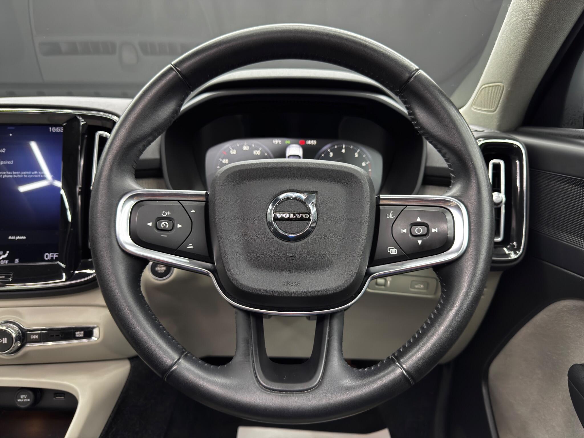 Volvo XC40 view 19