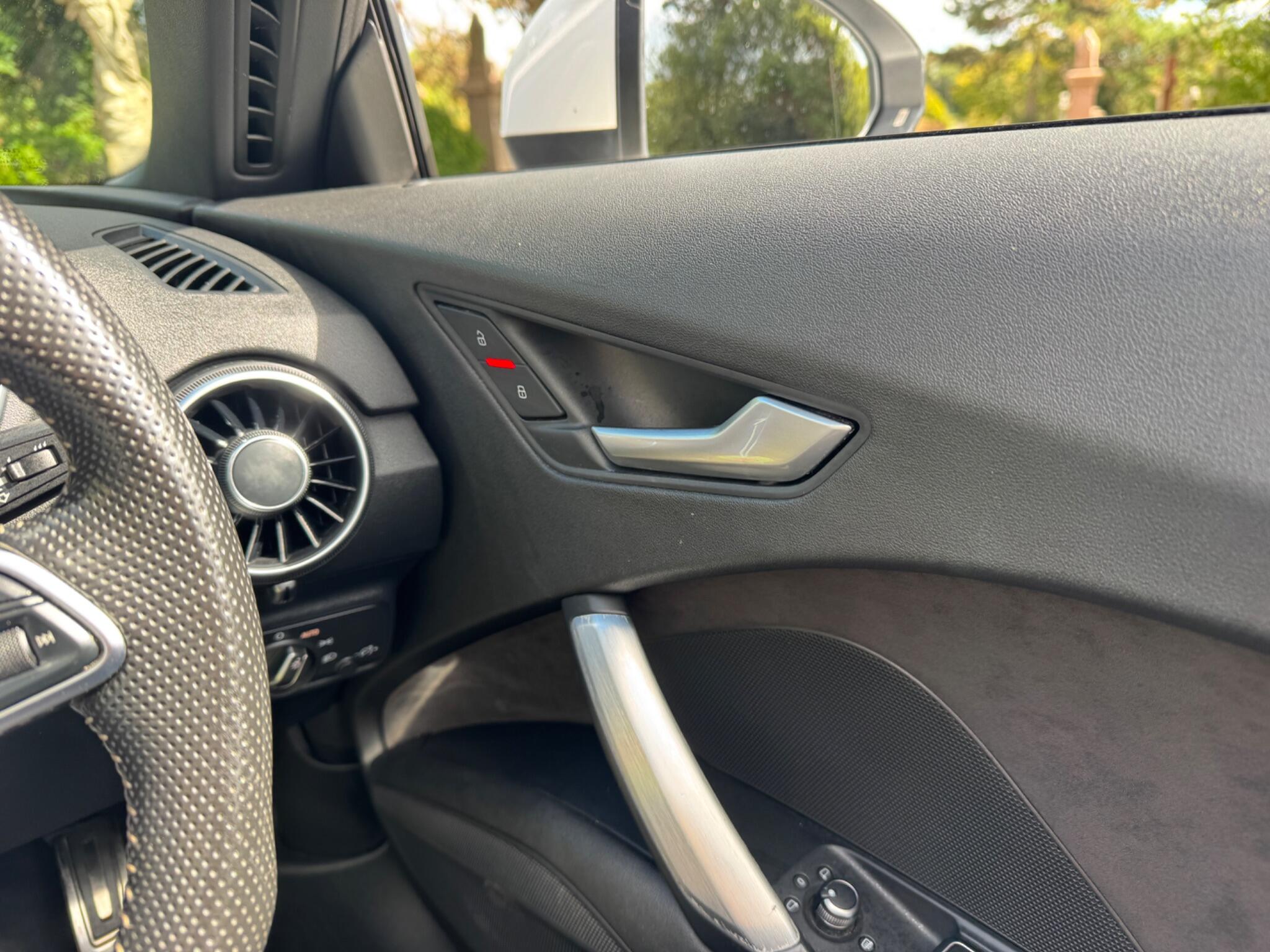 Audi TT view 37