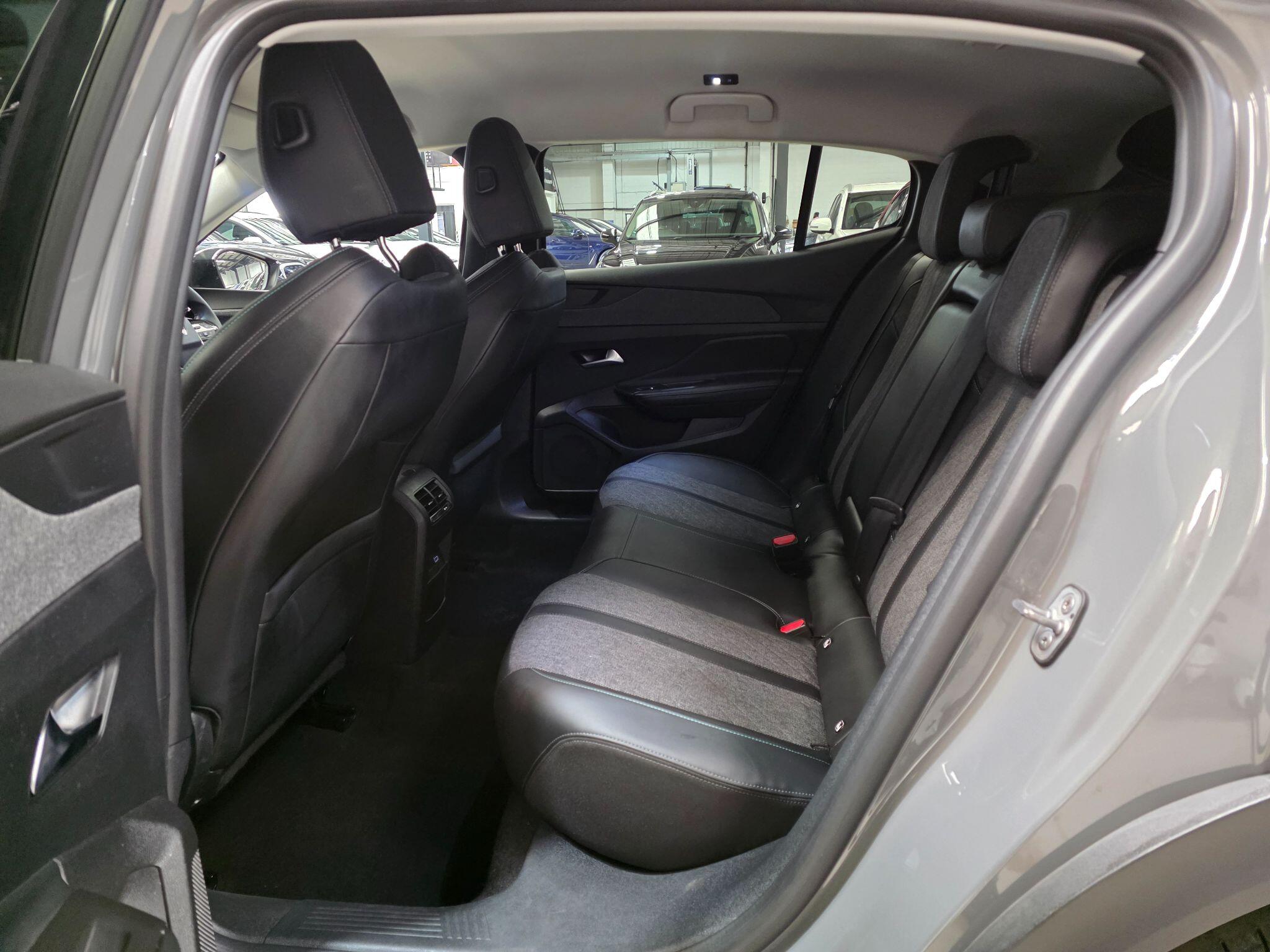 Peugeot 408 view 22