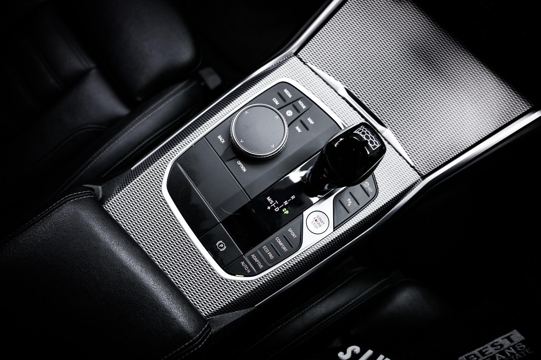 BMW 3 Series view 5