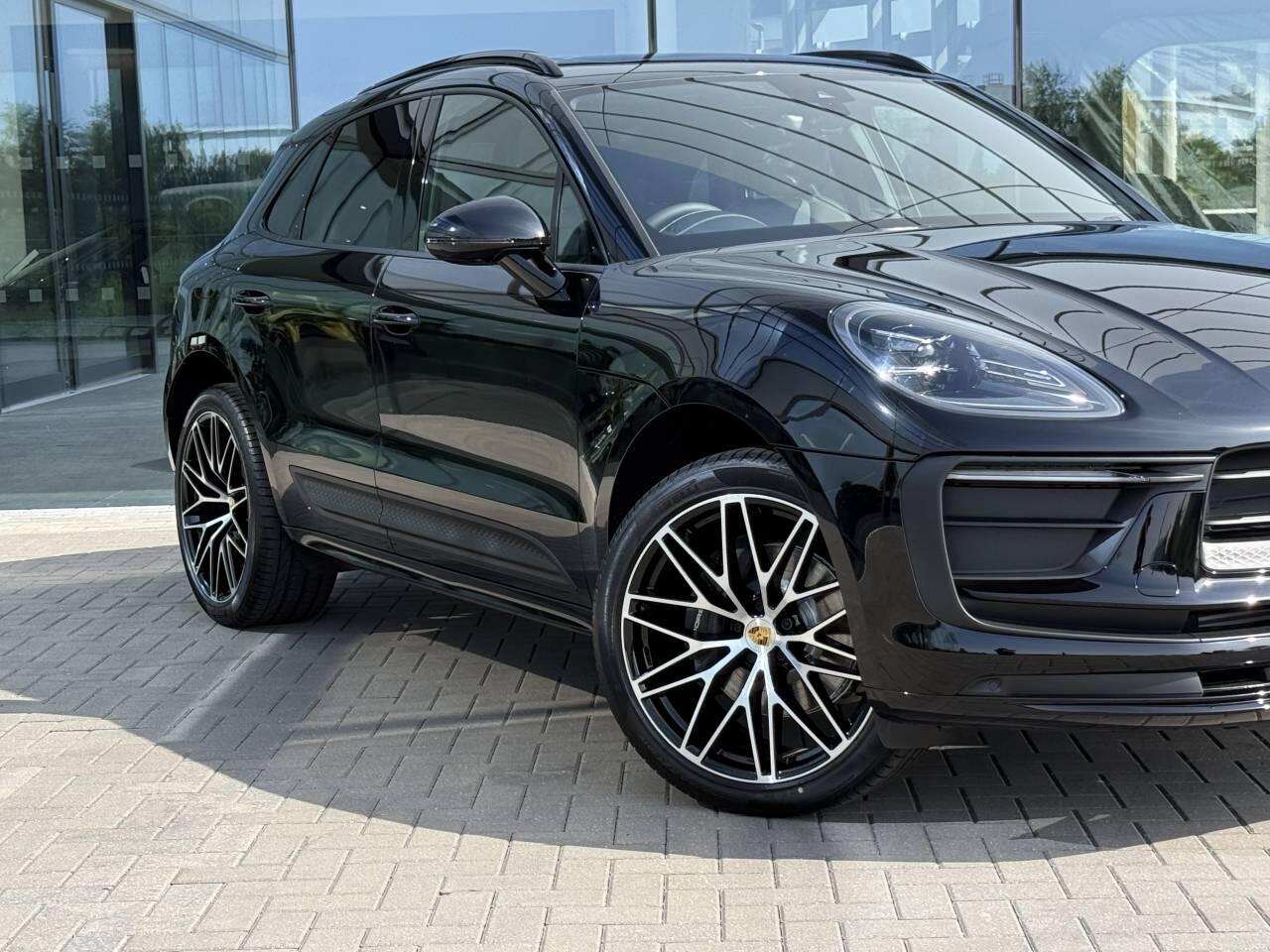 Porsche Macan view 39