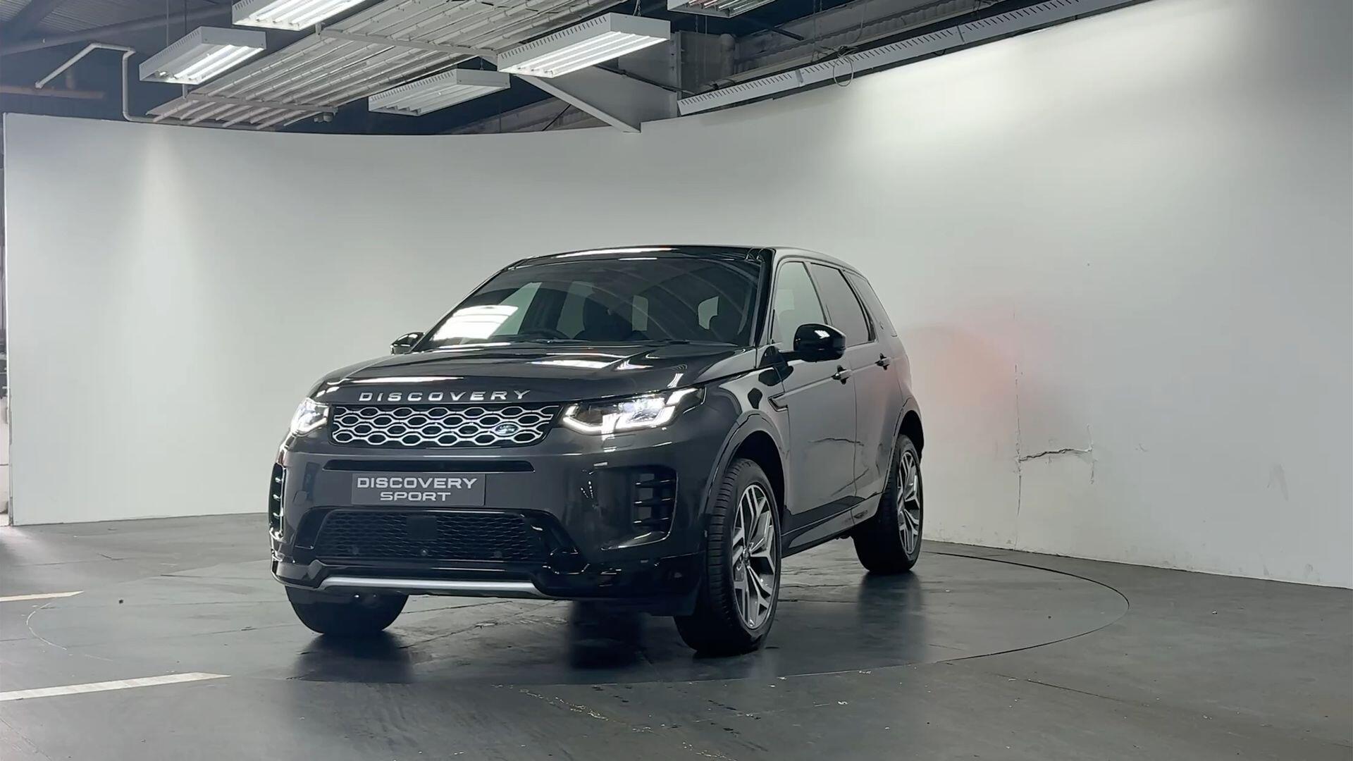 Land Rover Discovery Sport view 30