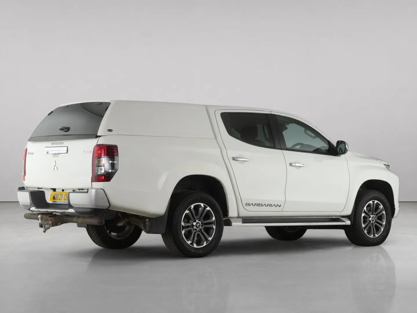 Mitsubishi L200 view 8