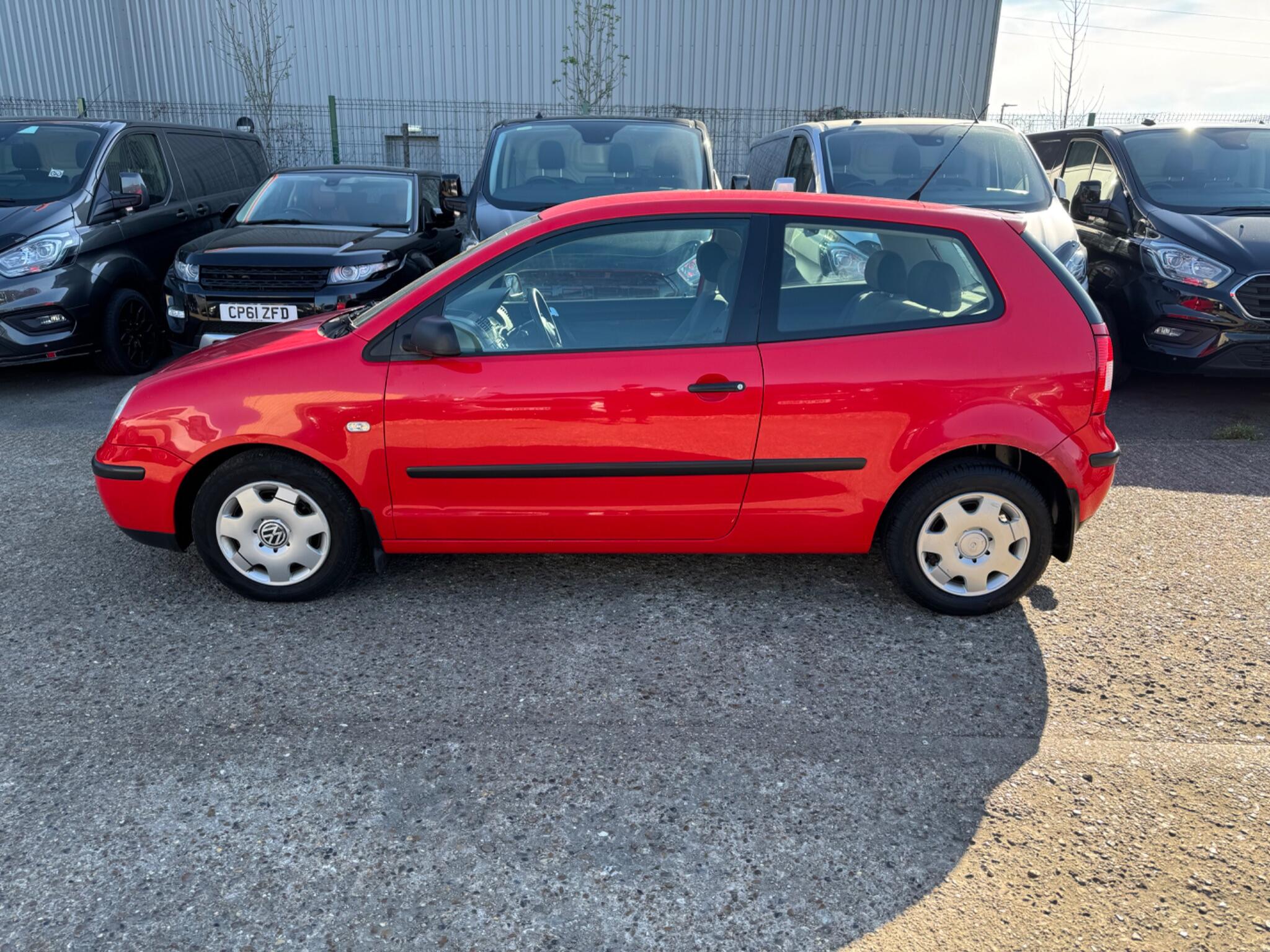 Volkswagen Polo view 8