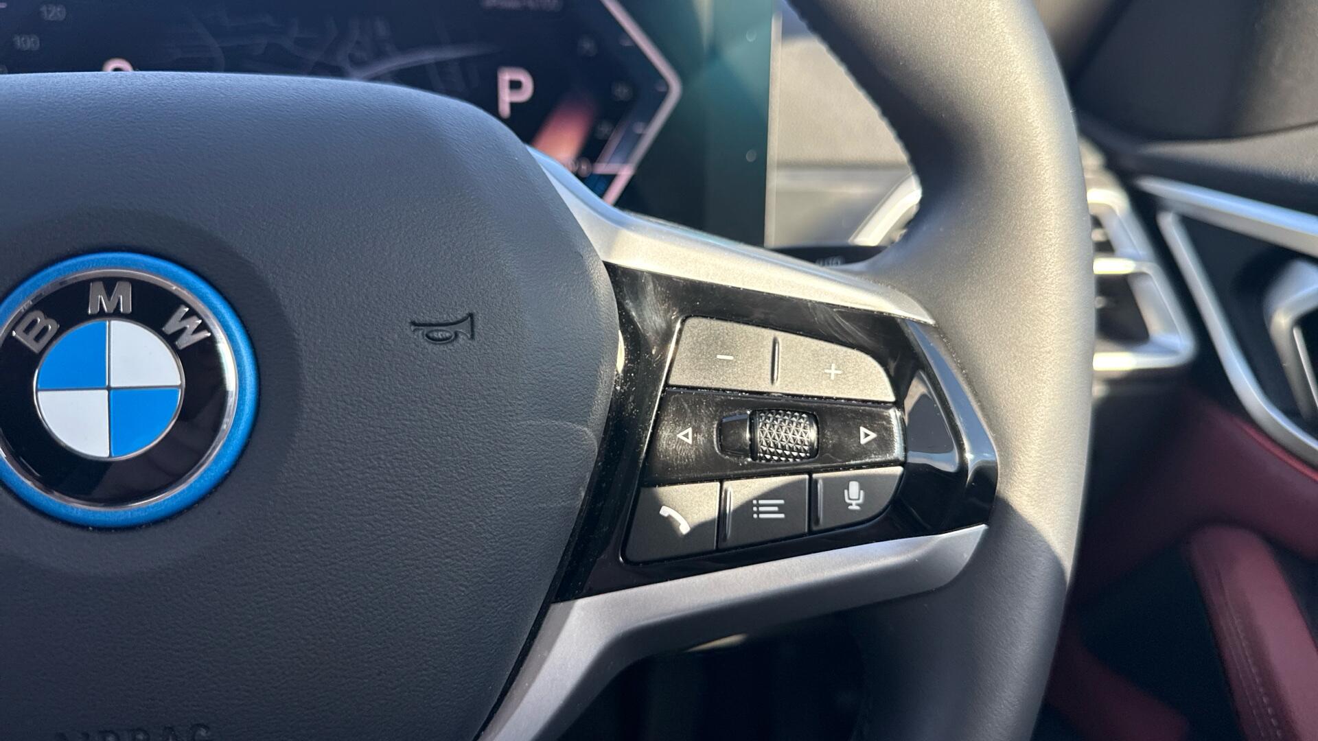 BMW i4 view 18