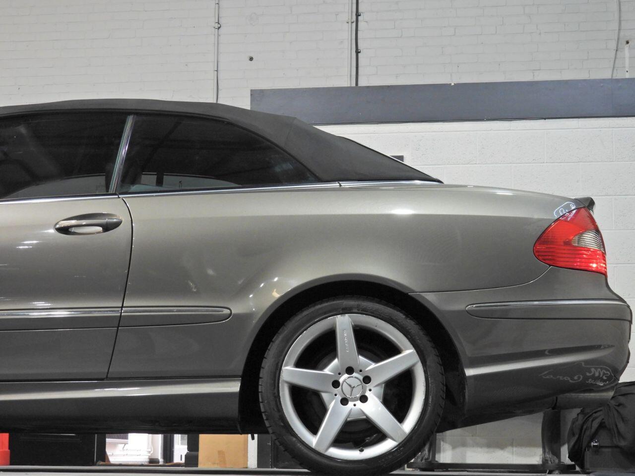 Mercedes-Benz CLK view 17