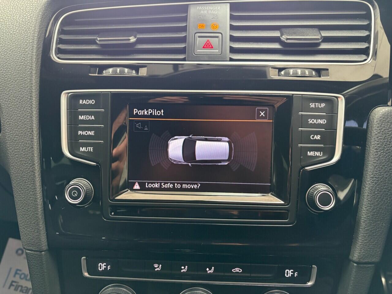 Volkswagen Golf view 24
