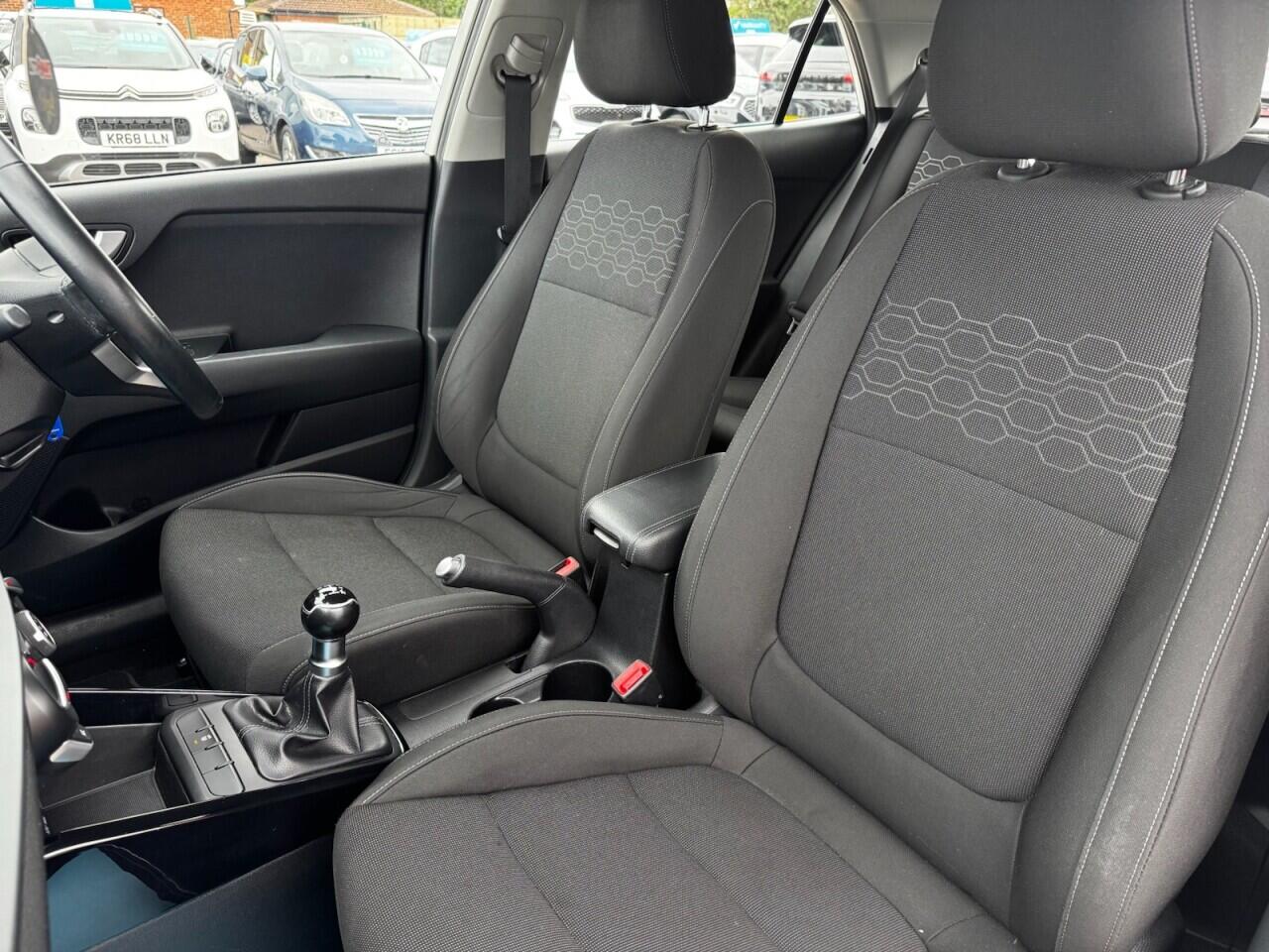 Kia Rio view 28