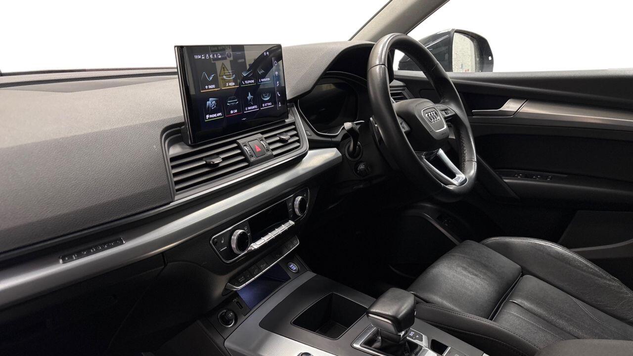 Audi Q5 view 2