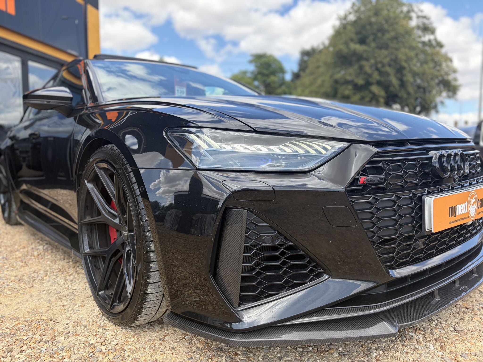Audi RS6 Avant view 2
