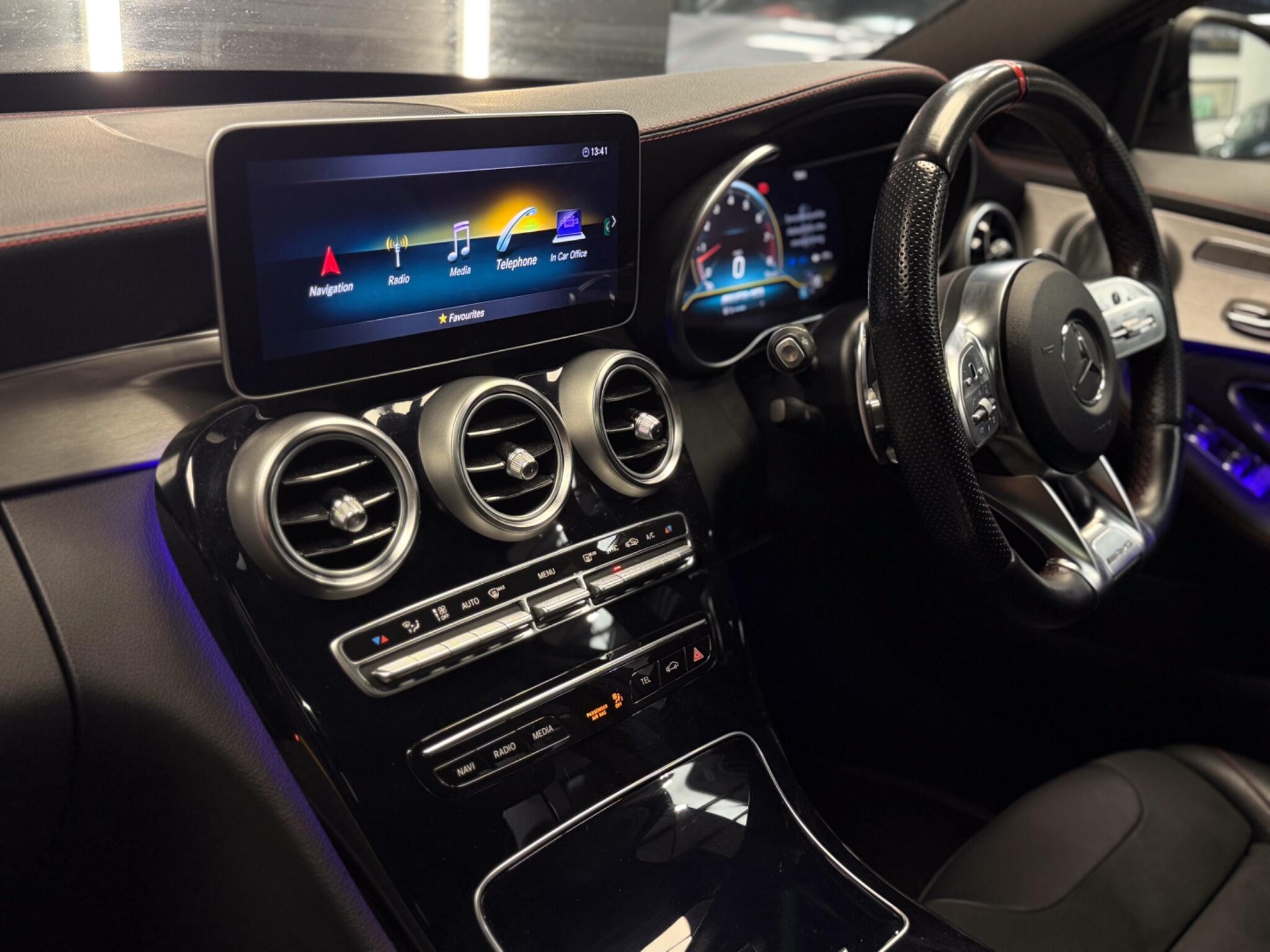 Mercedes-Benz C-Class view 44