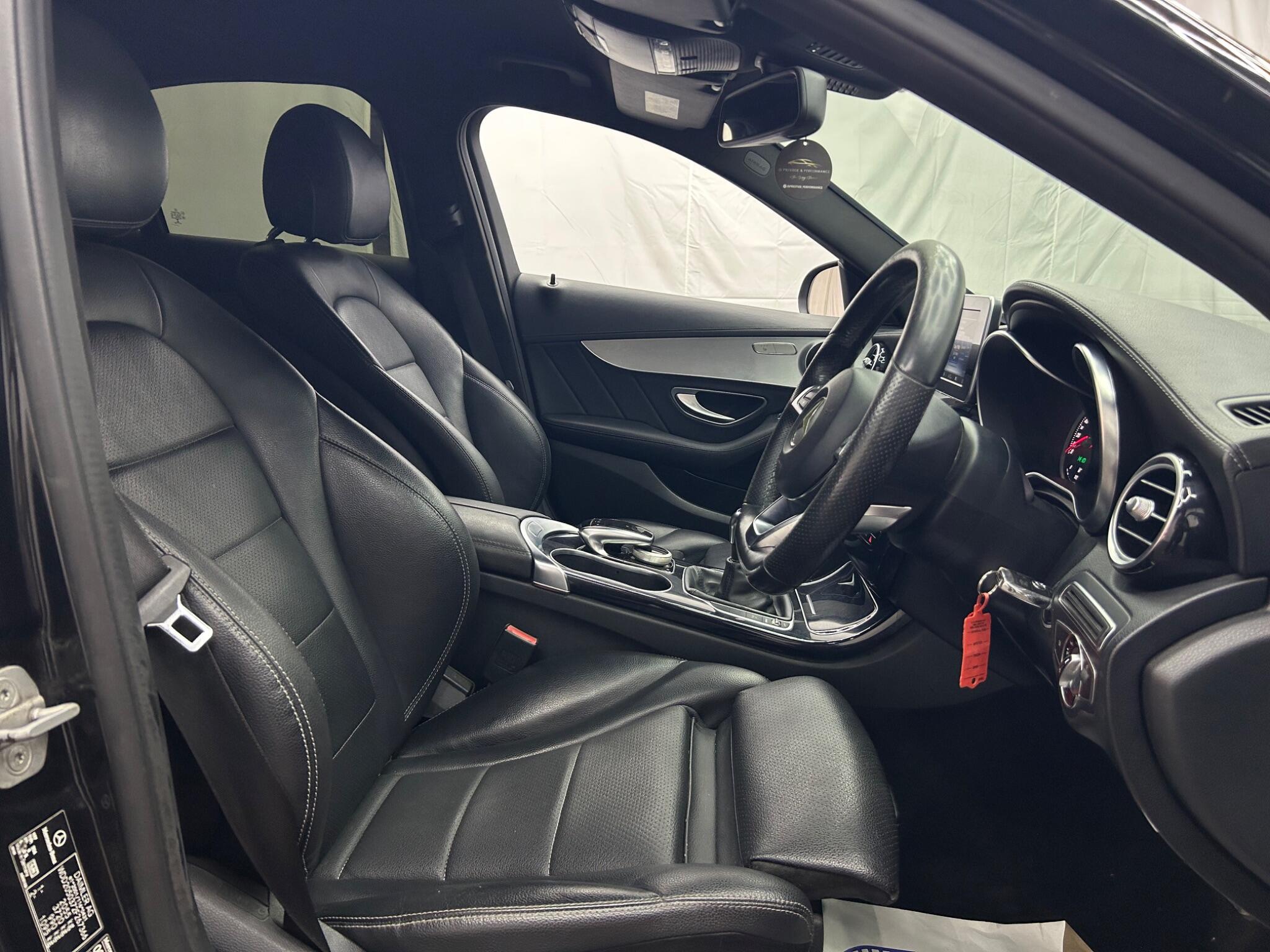 Mercedes-Benz C Class view 24