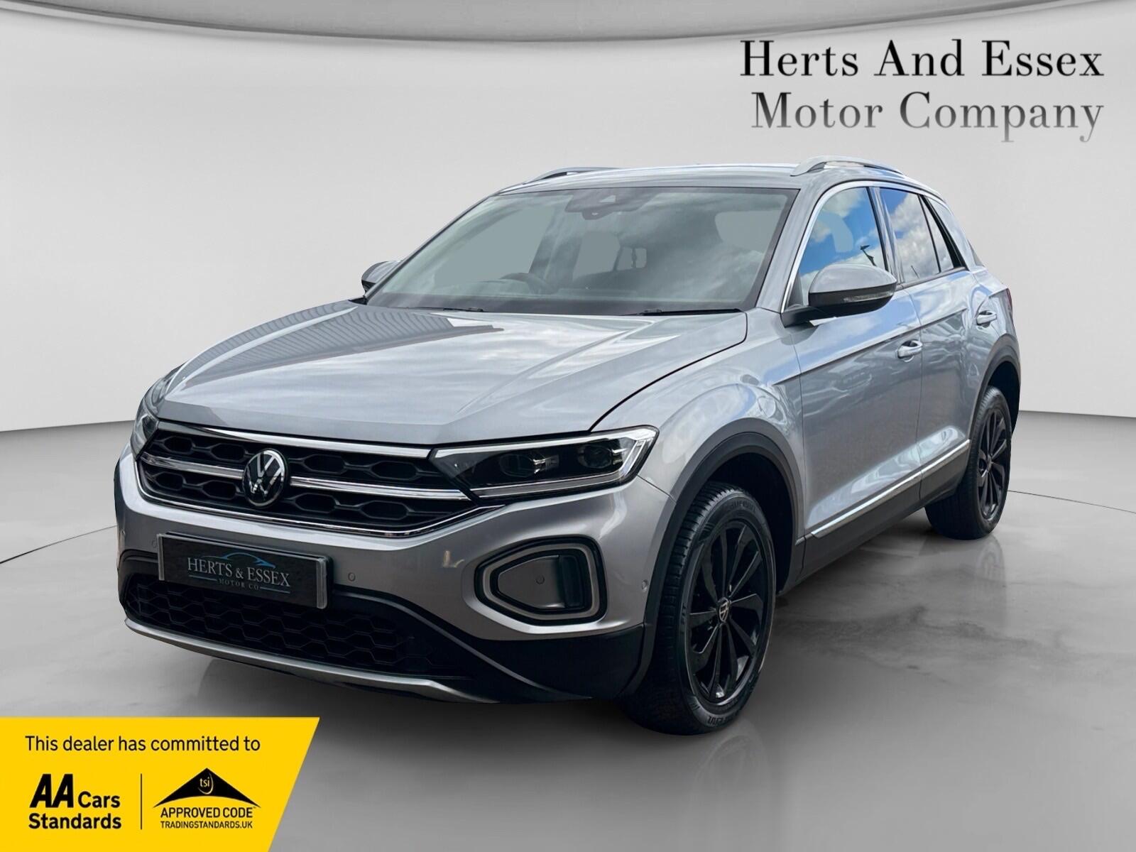 Volkswagen T-Roc view 3