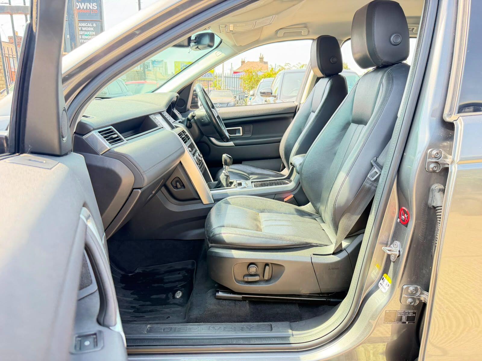 Land Rover Discovery Sport view 18