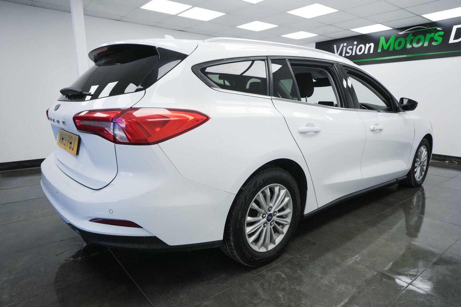Ford Focus view 4