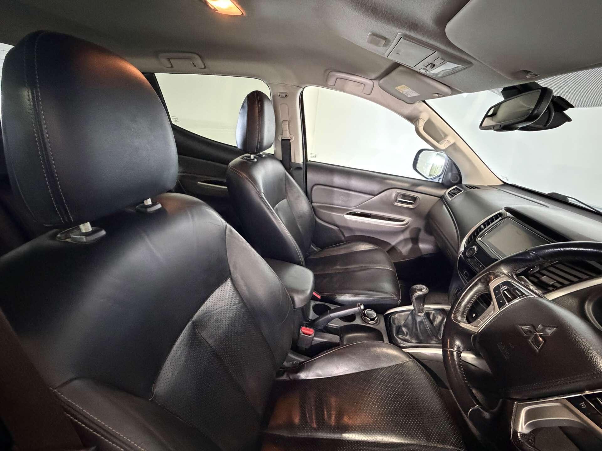 Mitsubishi L200 view 21