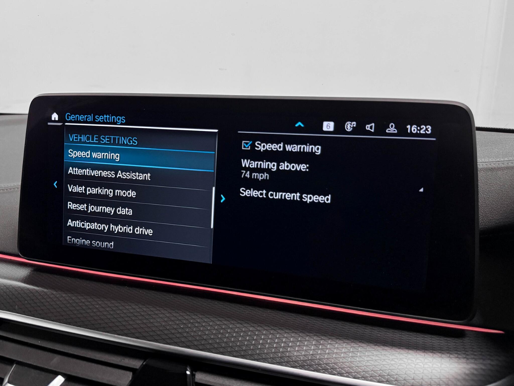 BMW 5 Series view 48