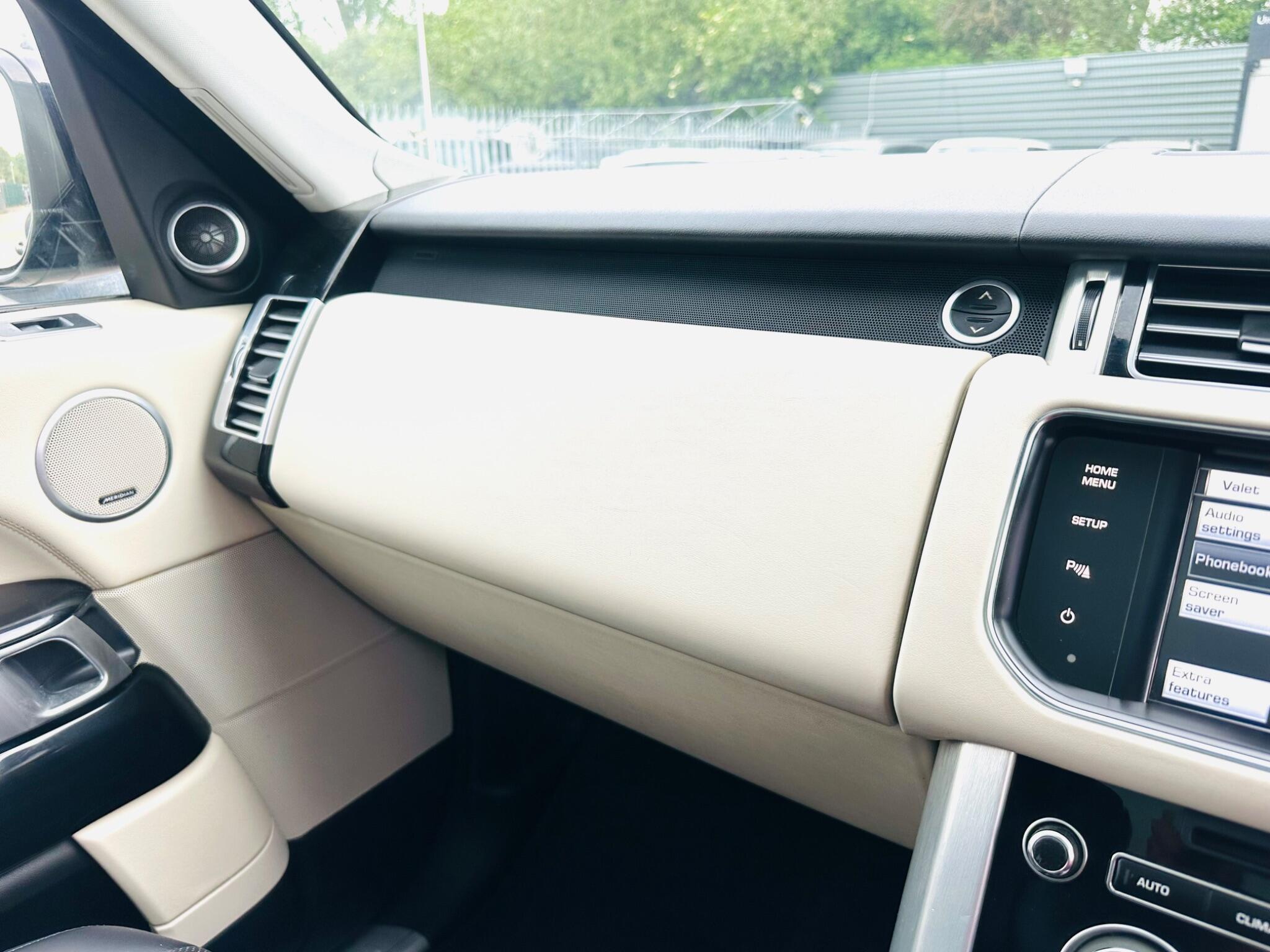 Land Rover Range Rover view 55