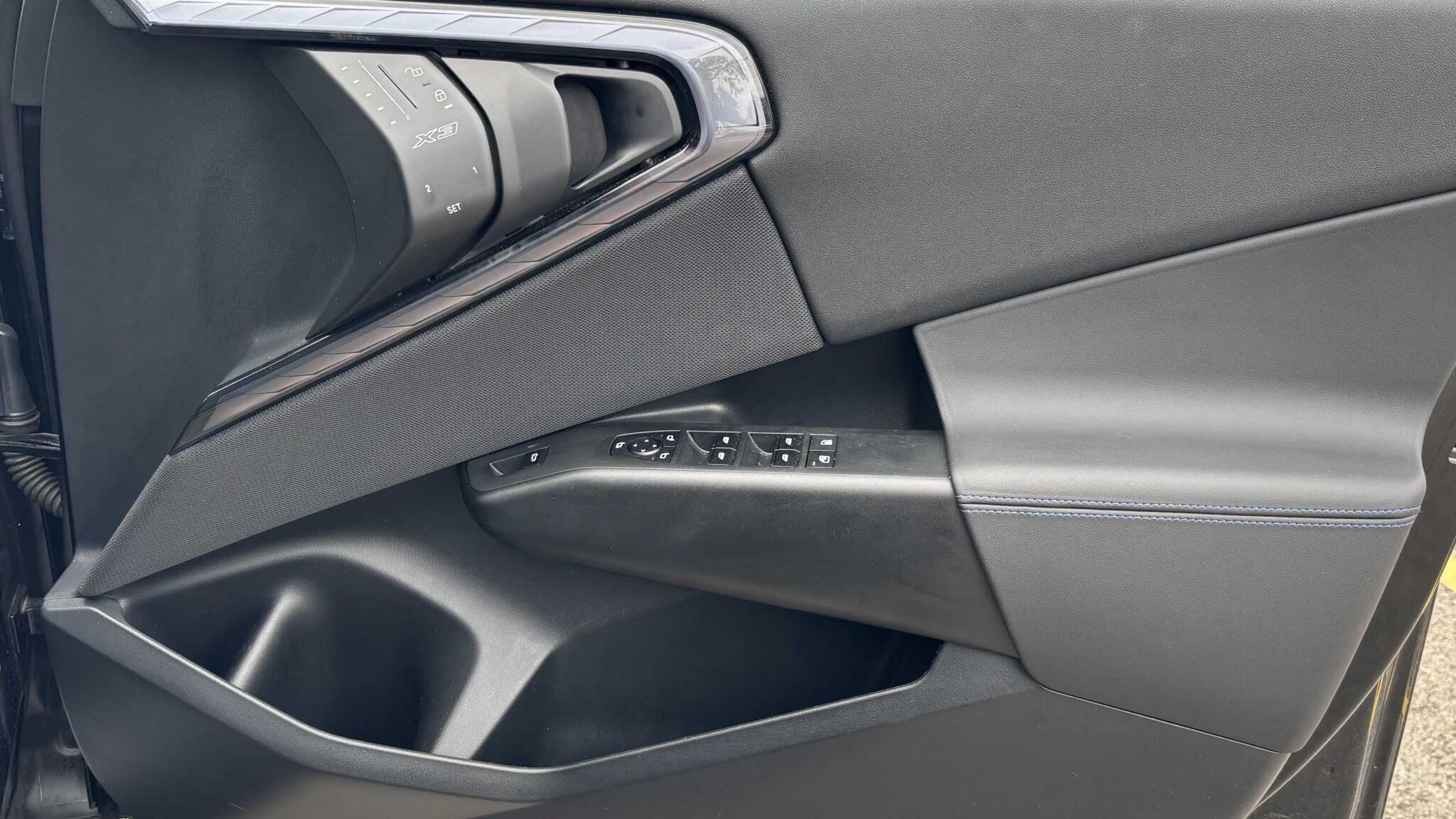 BMW X3 view 22