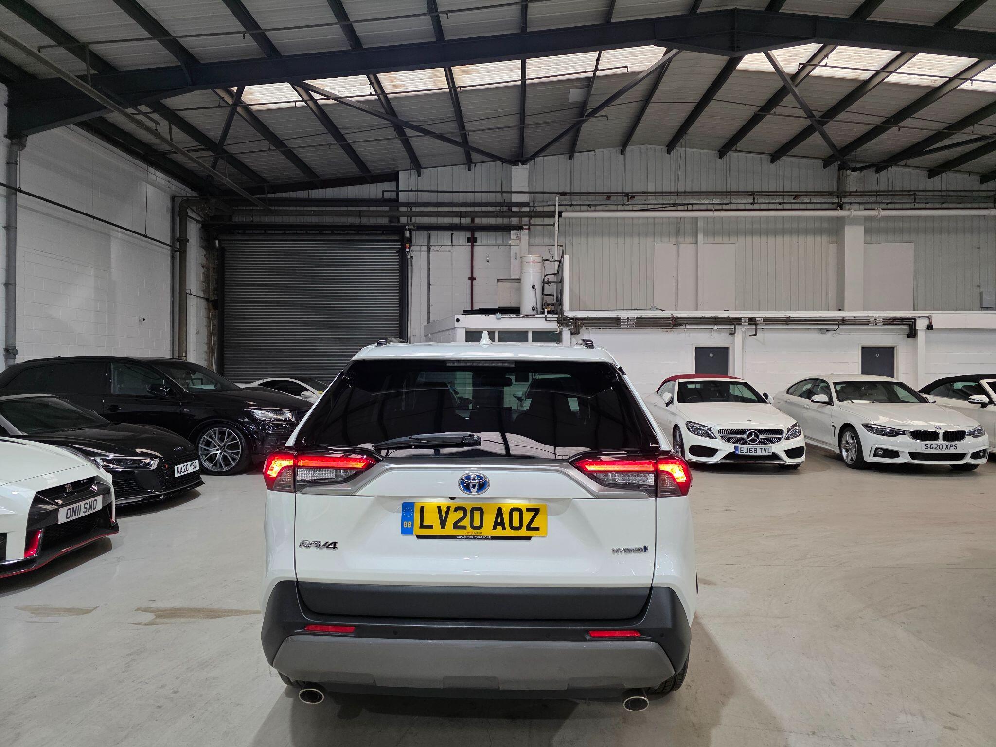 Toyota Rav4 view 4