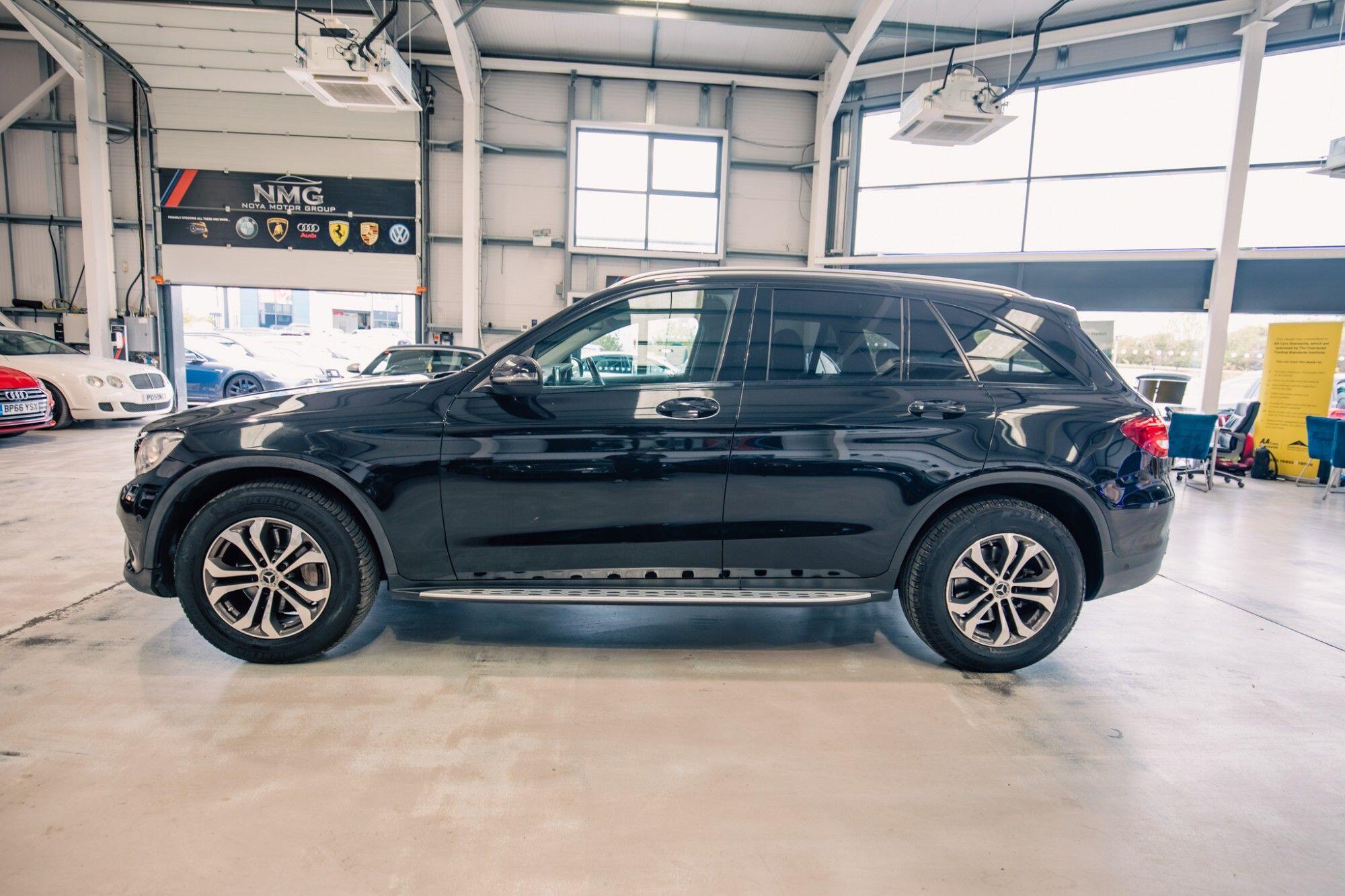 Mercedes-Benz GLC view 26