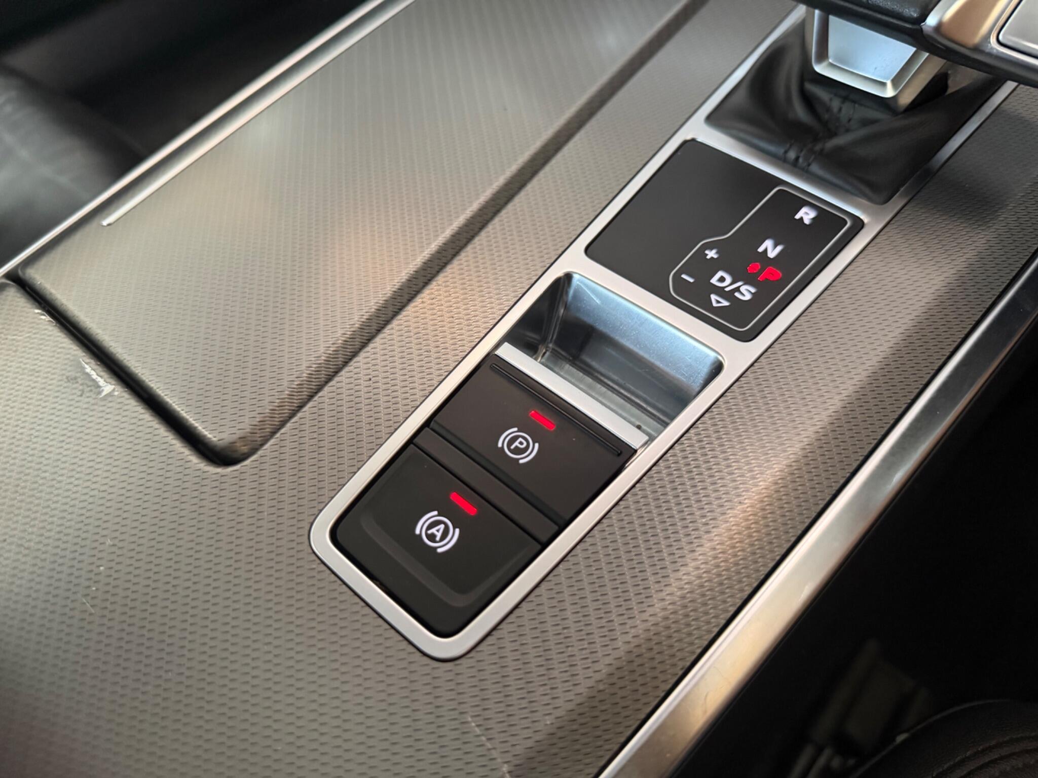 Audi A6 view 38
