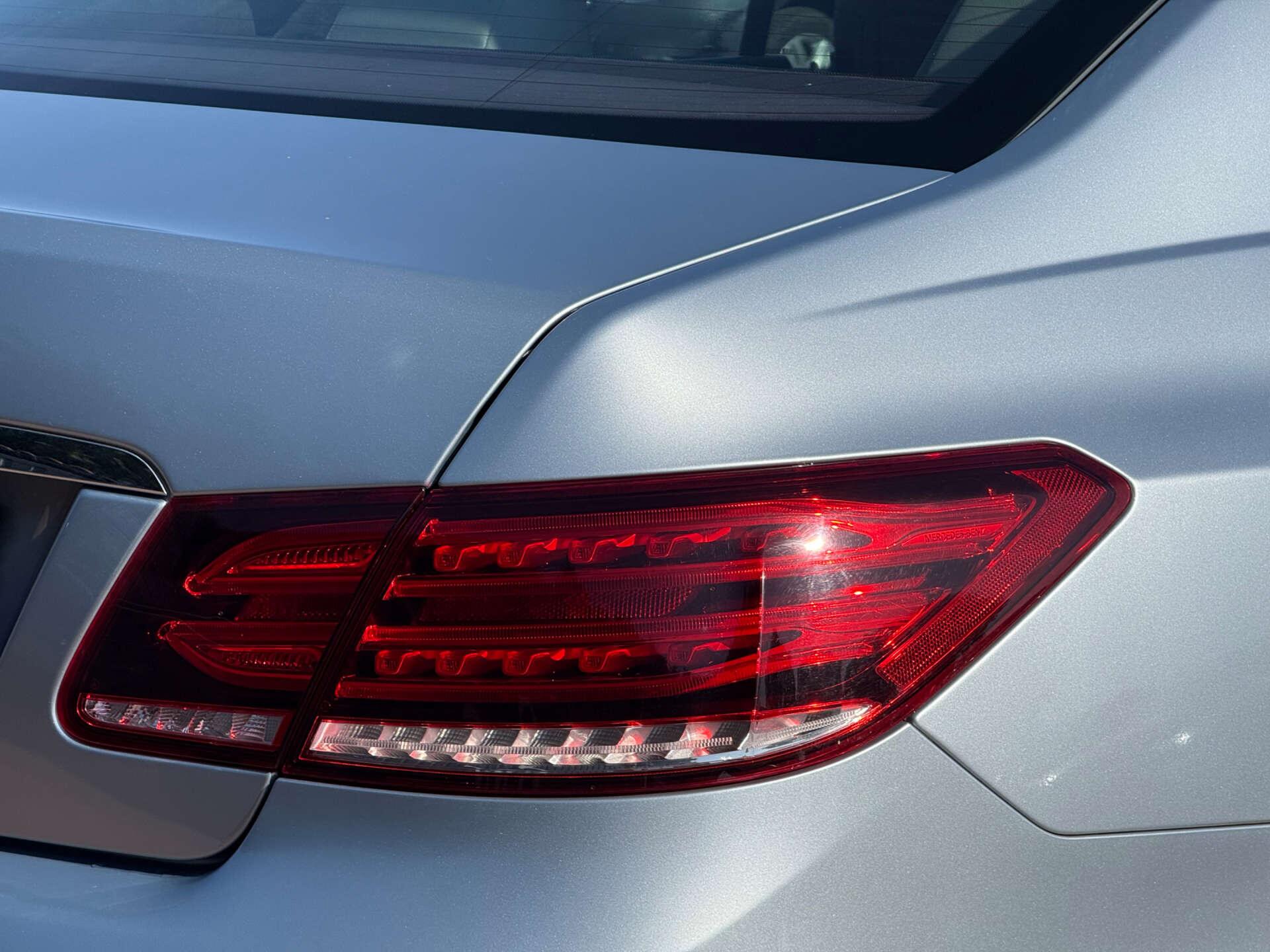 Mercedes-Benz E-Class view 22