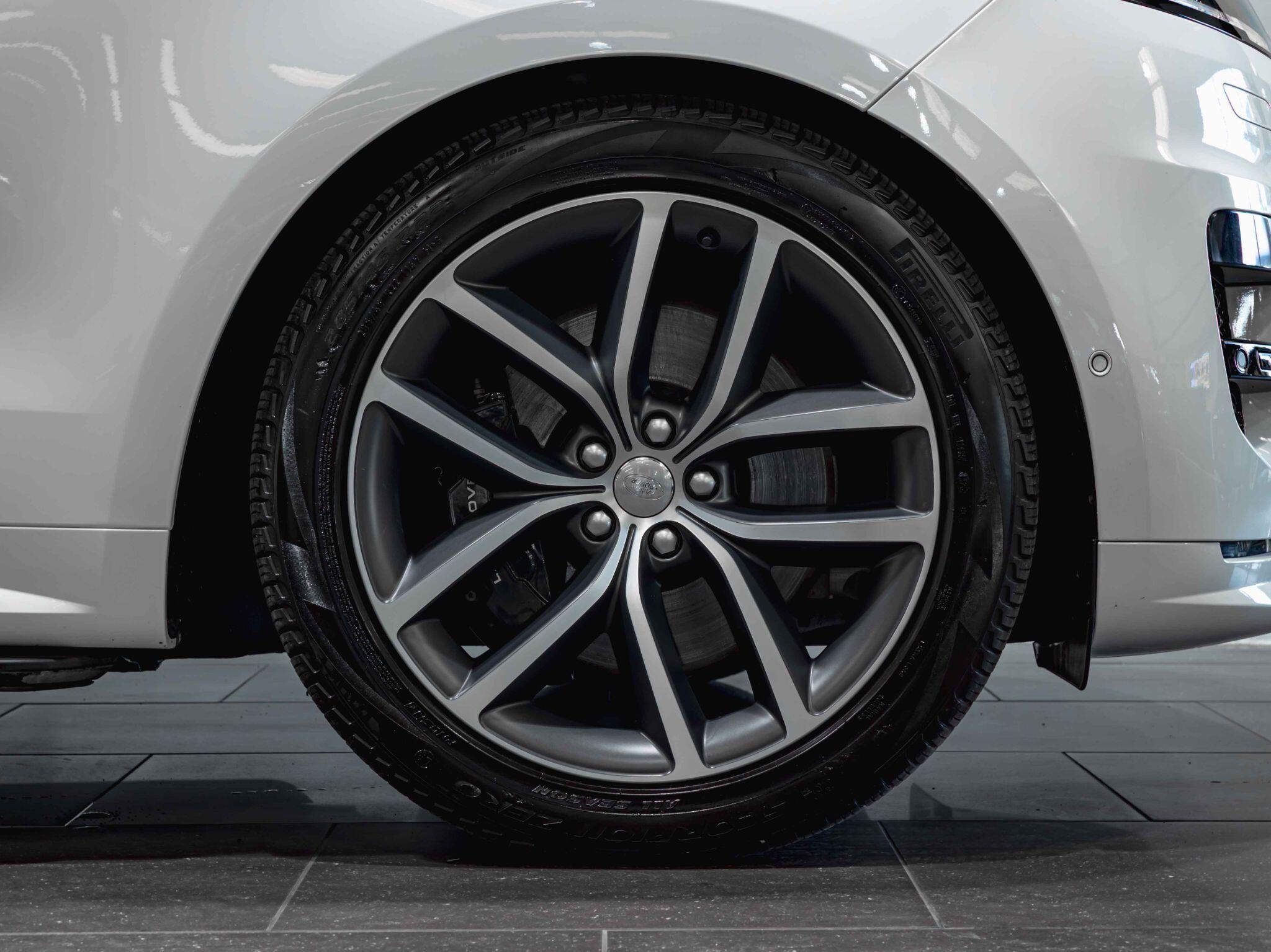 Land Rover Range Rover Sport view 7