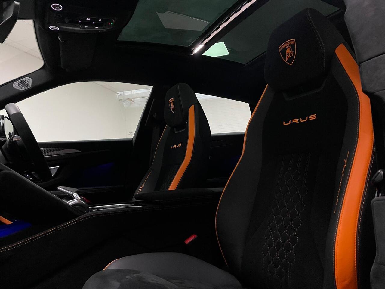 Lamborghini Urus view 36