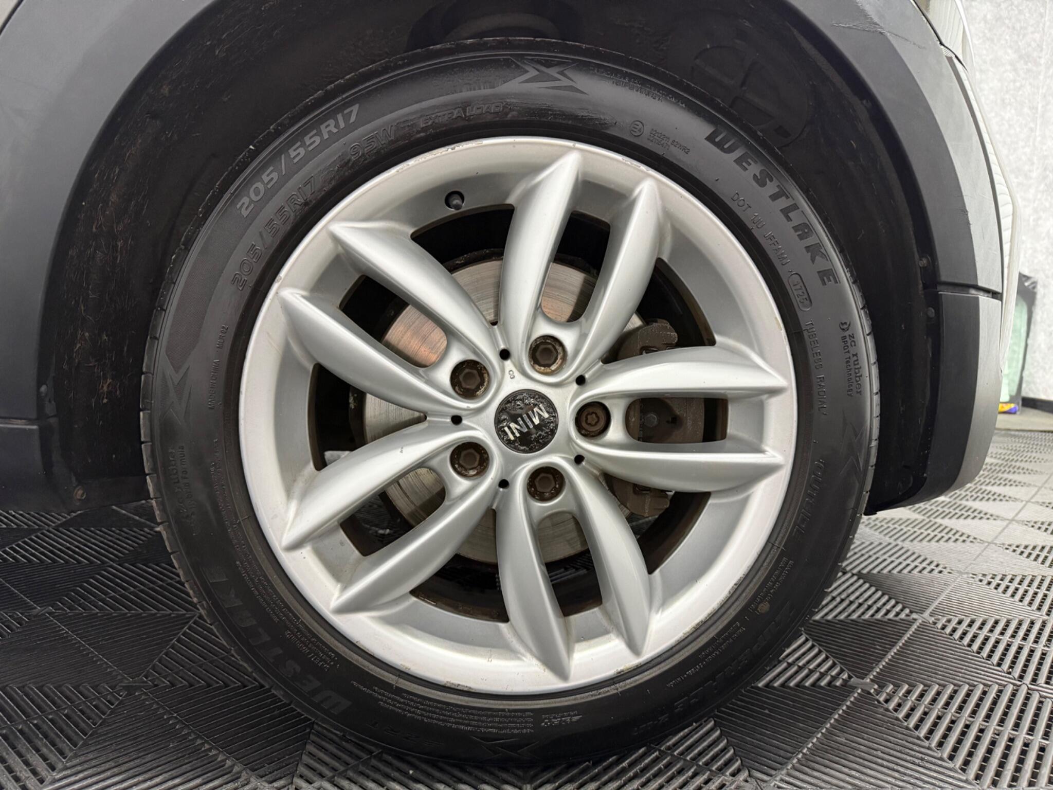 Mini Countryman view 20