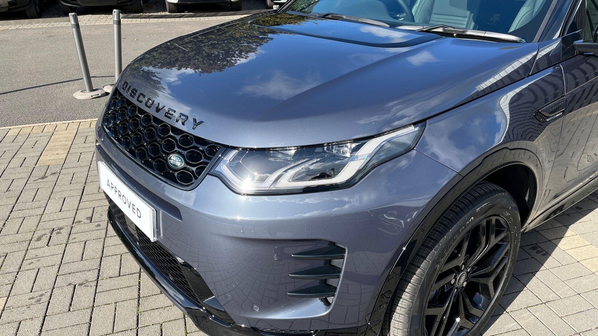 Land Rover Discovery Sport view 29