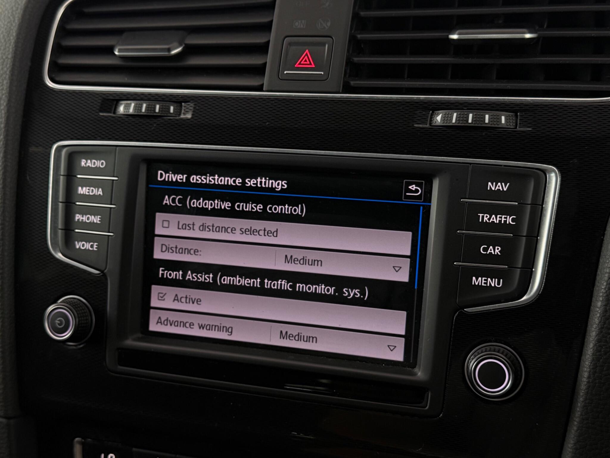 Volkswagen Golf view 30