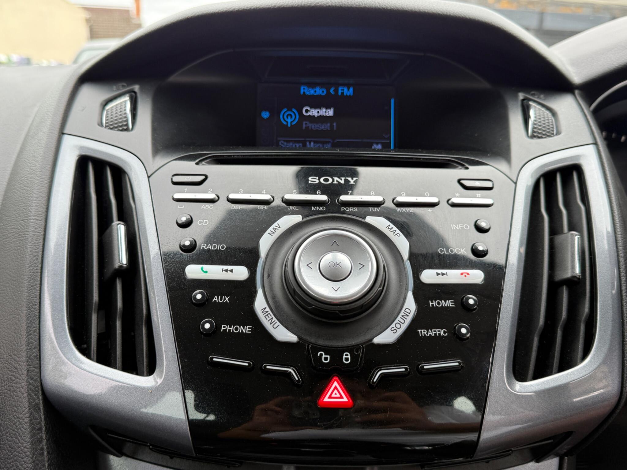 Ford Focus - Image 55