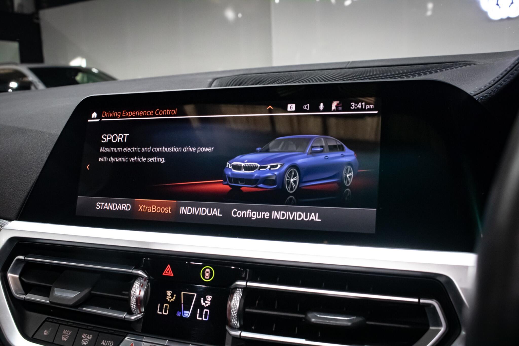 BMW 3 Series view 34