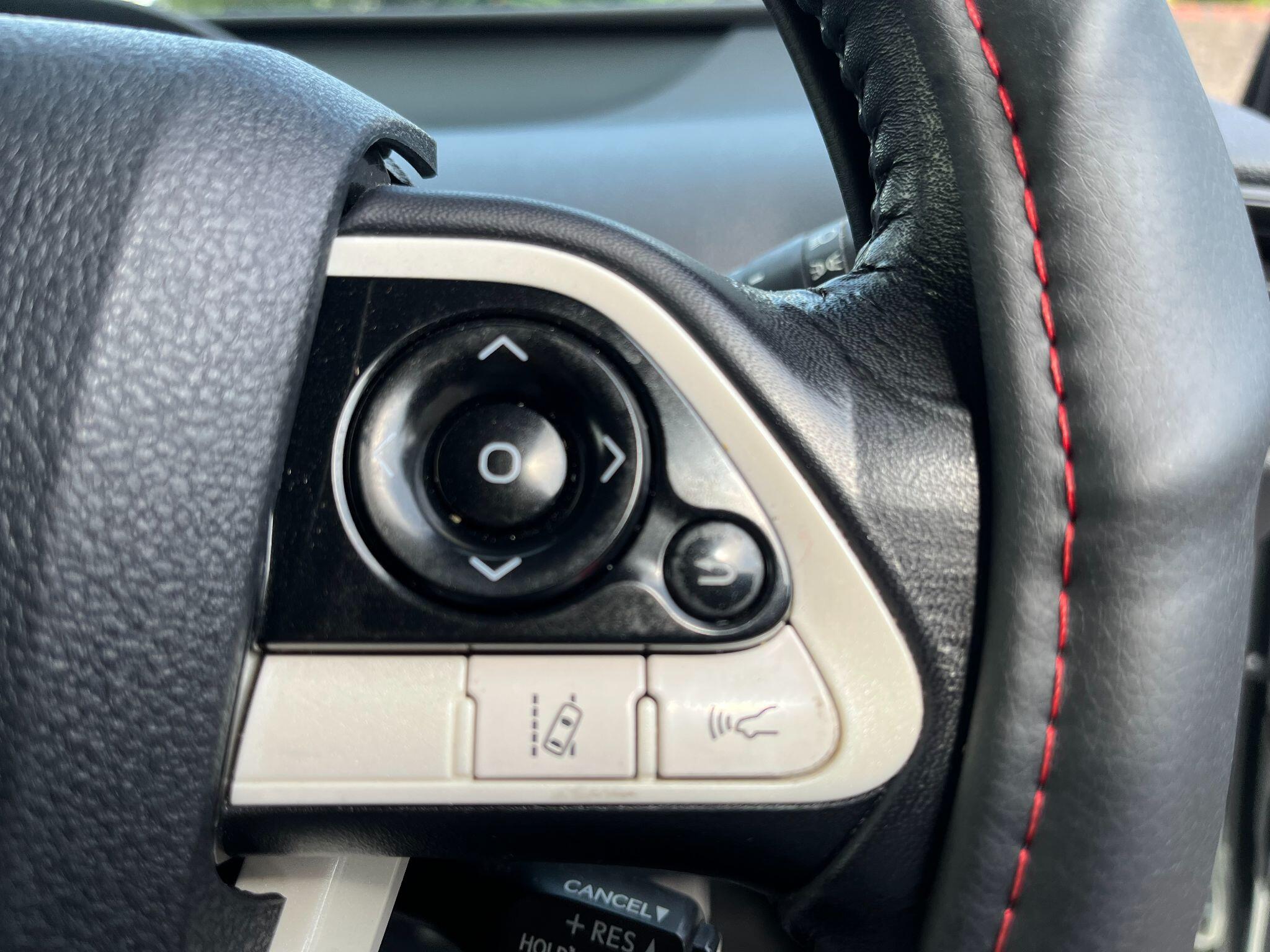Toyota Prius view 17