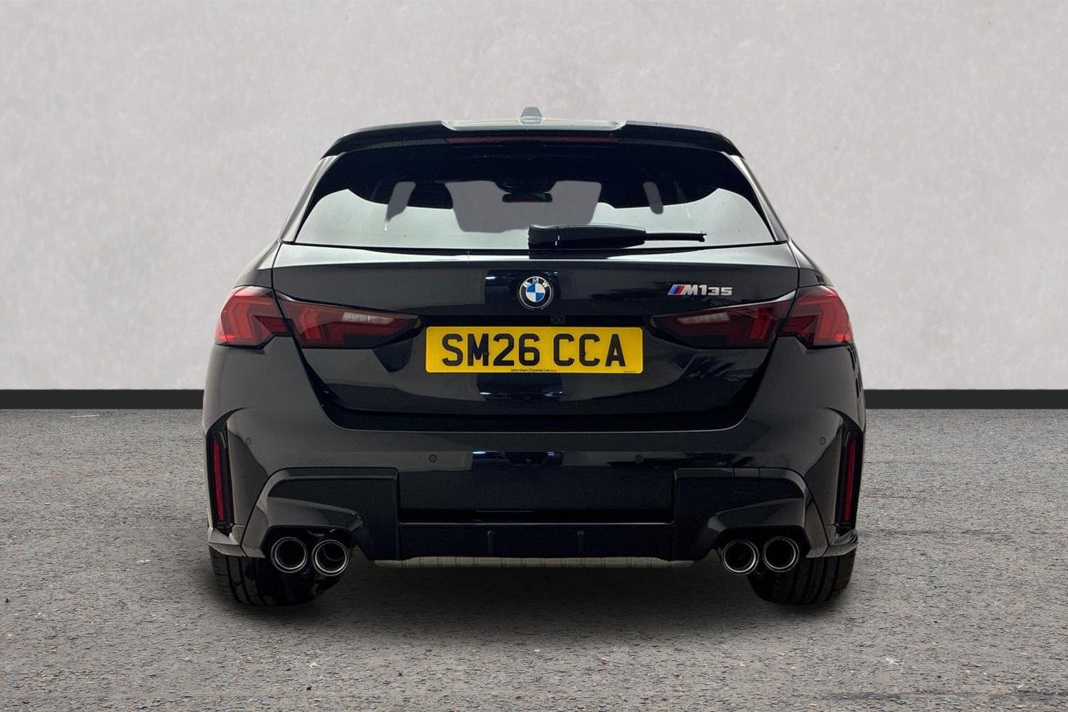 BMW 1 Series view 16